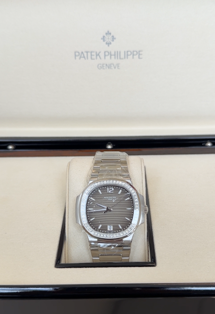 PATEK PHILIPPE NAUTILUS 7118/1200A-011