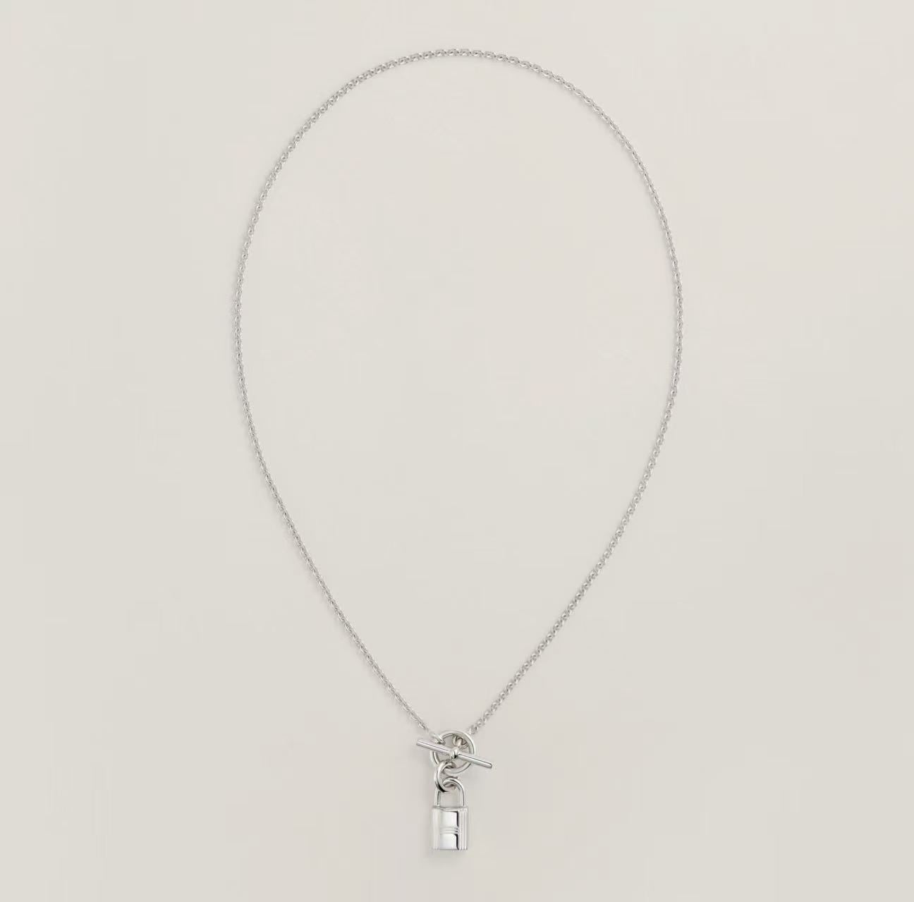 HERMÈS KELLY CADENAS PENDANT SILVER
