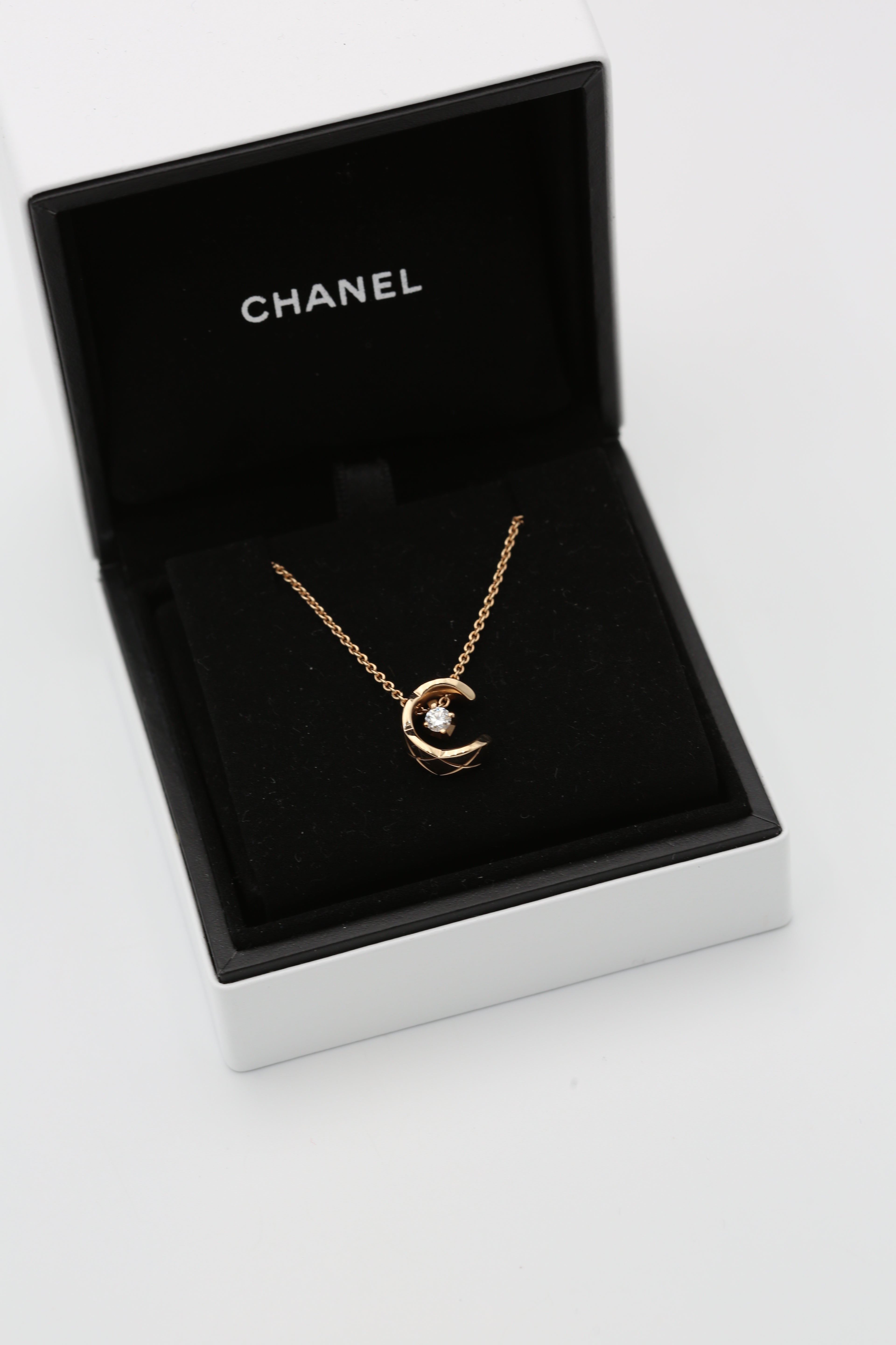 CHANEL COCO CRUSH NECKLACE ROSE GOLD