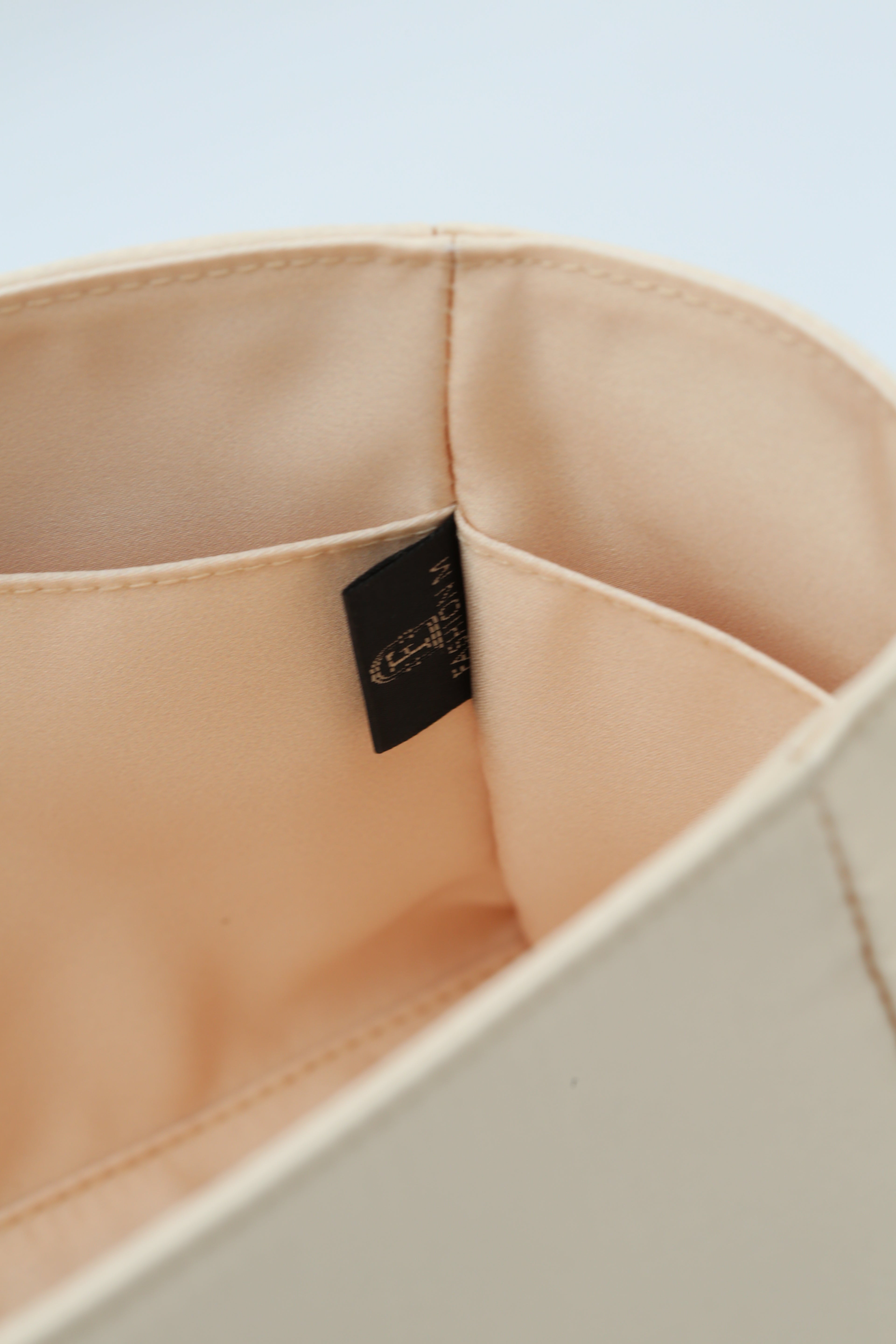 BAG ORGANIZER LINDY26 CHAMPAGNE GOLD