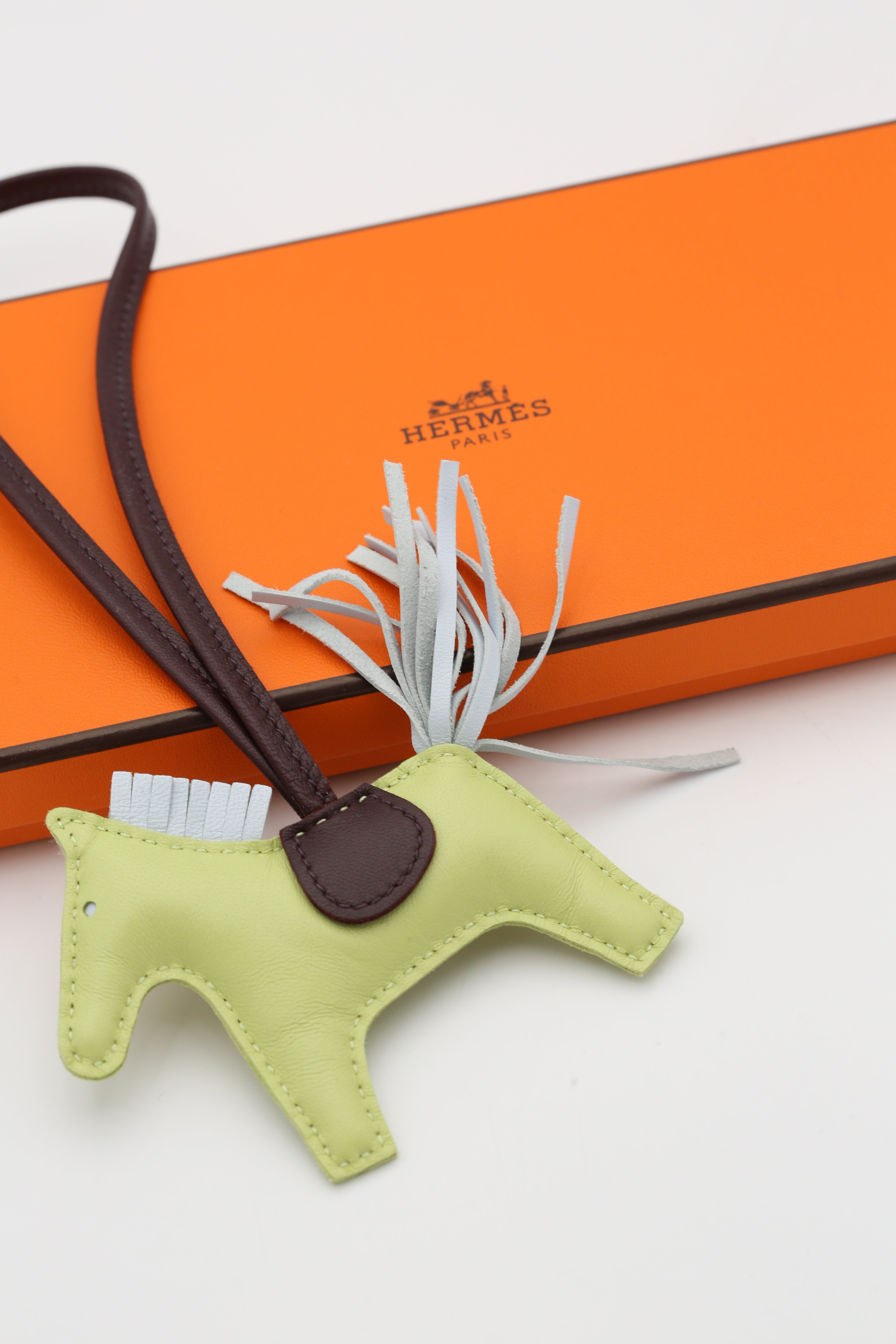 HERMÈS RODEO PM CHARM JAUNE/VERT/BLEU