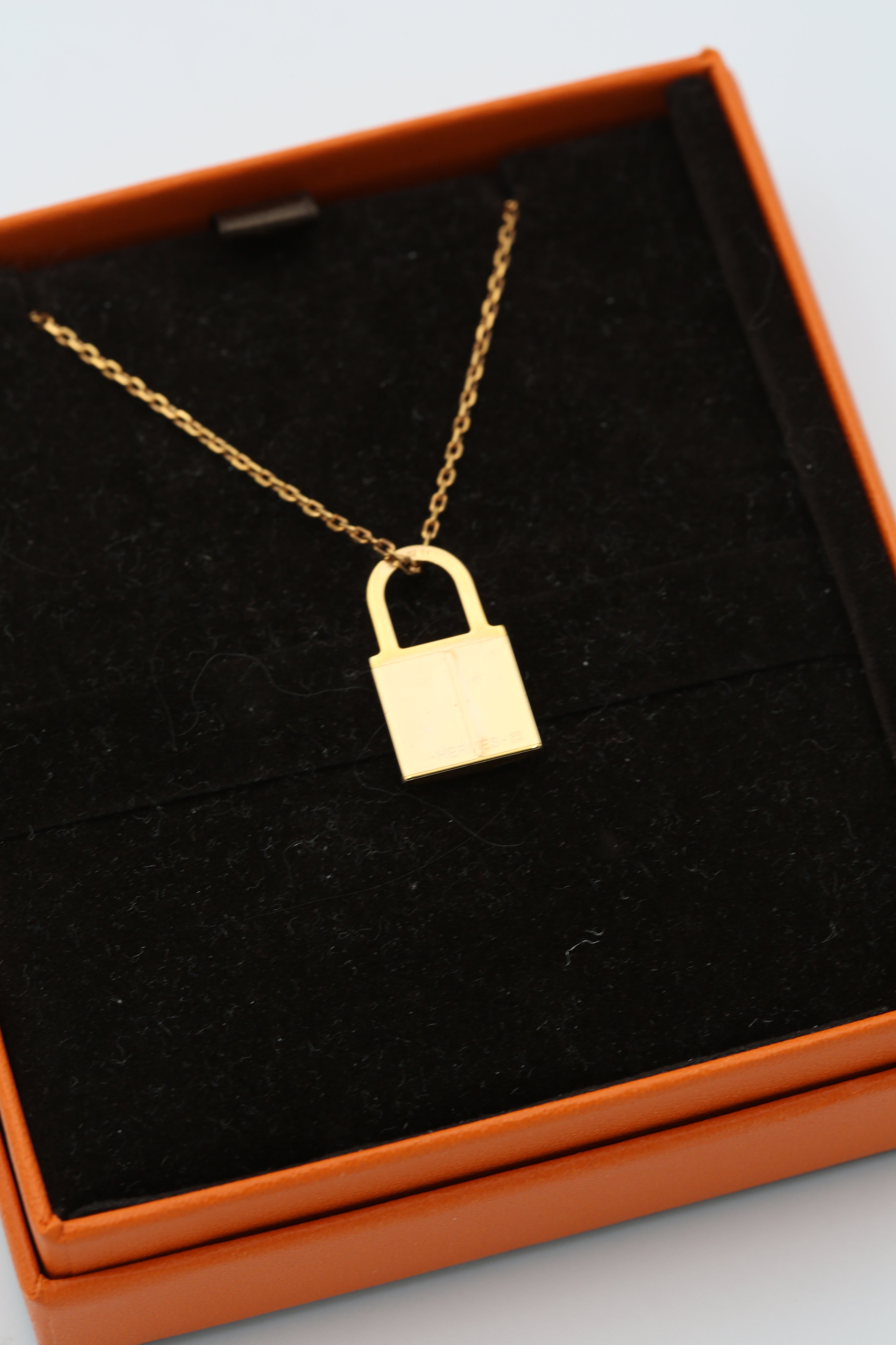 HERMÈS LOCK NECKLACE GOLD