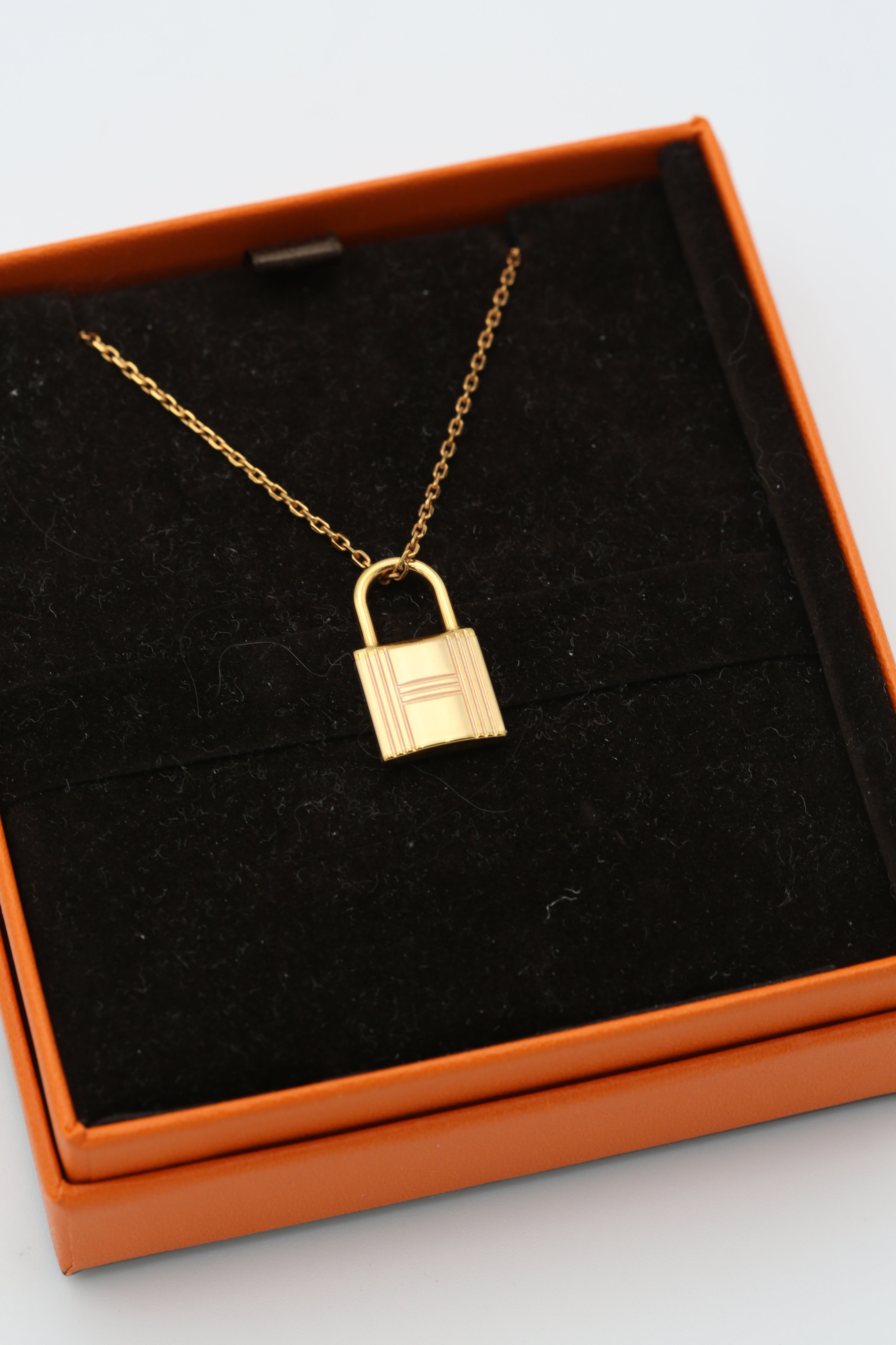 HERMÈS LOCK NECKLACE GOLD