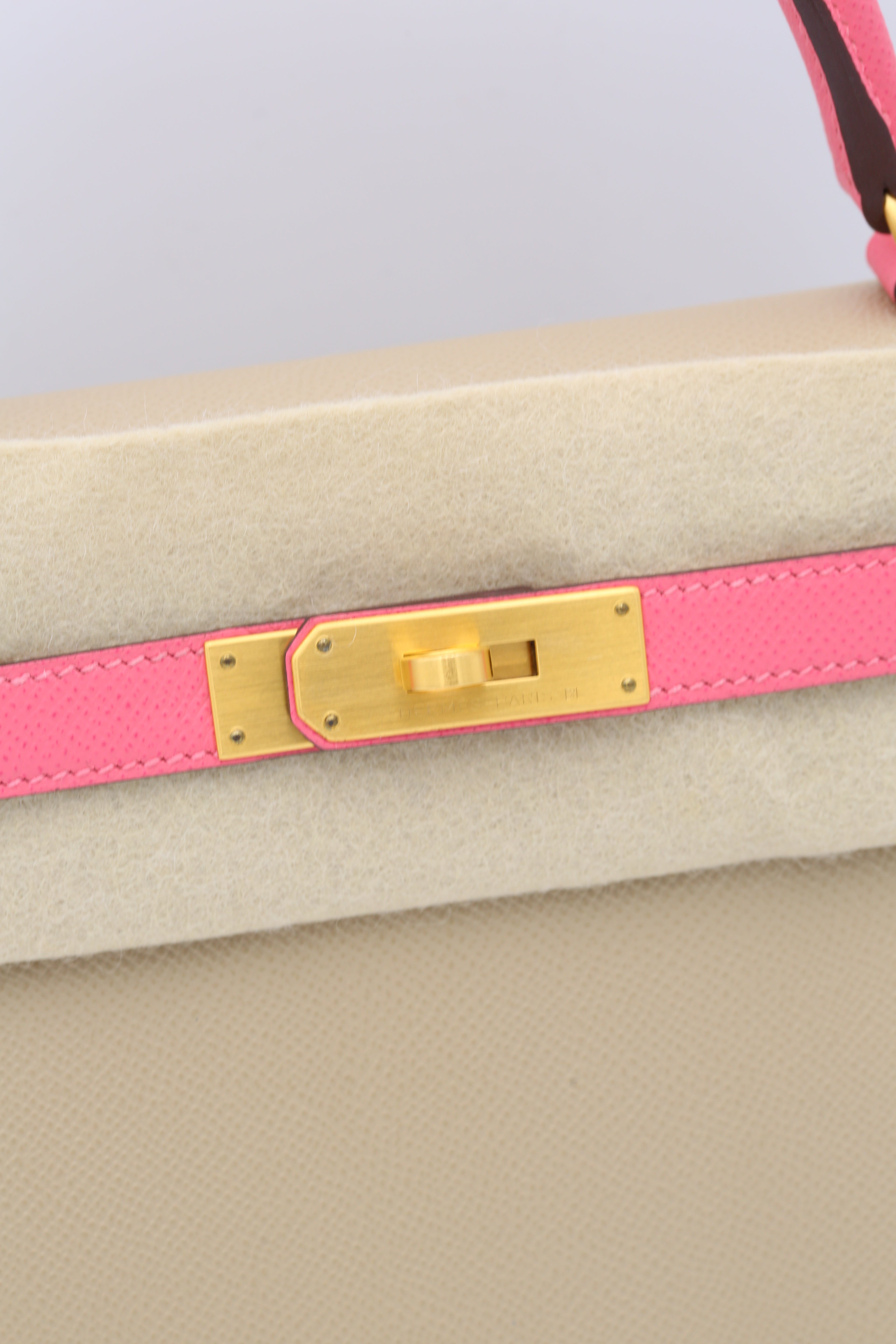 HERMÈS KELLY28 TRENCH & ROSE LIPSTICK EPSOM SELLIER C STAMP