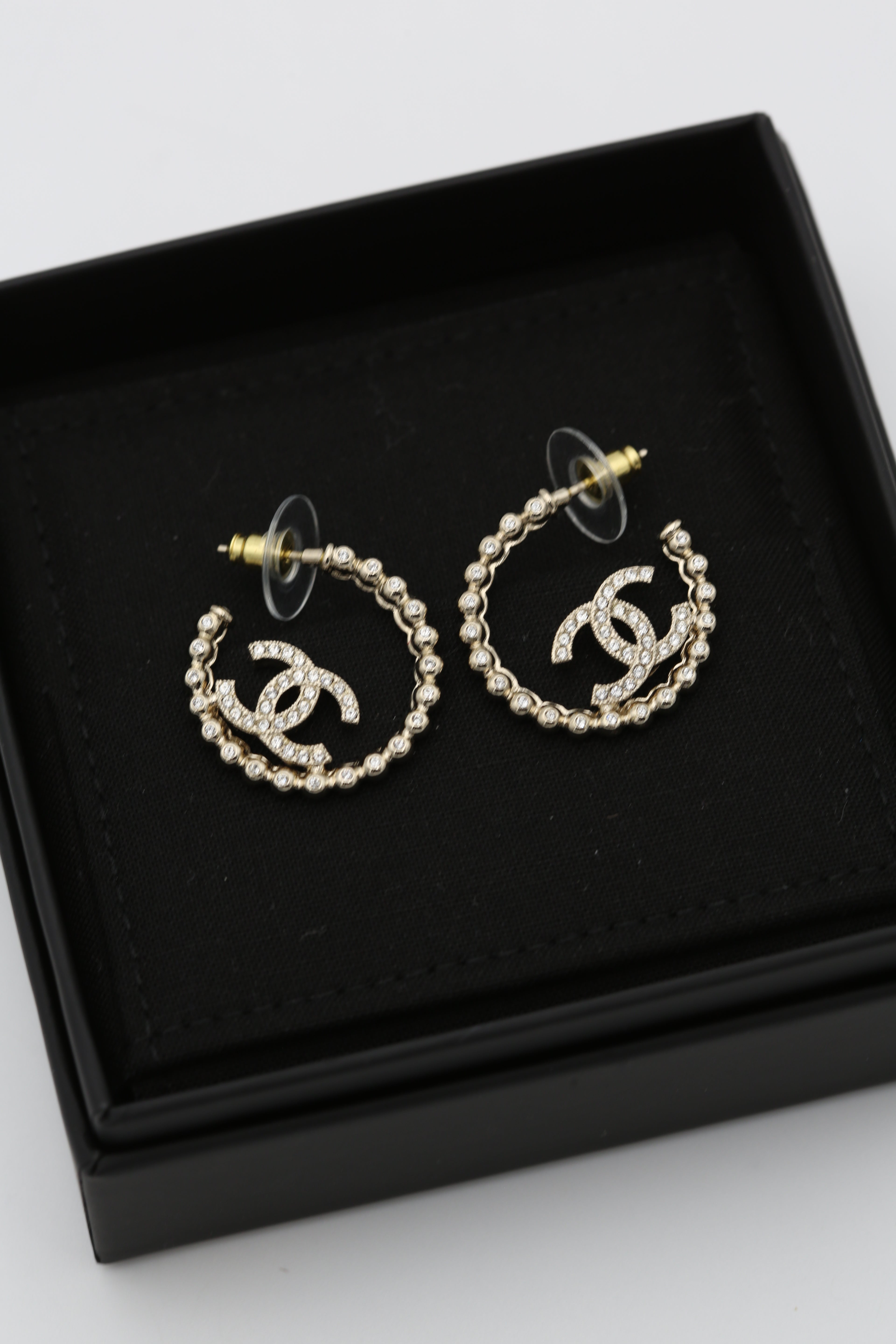 CHANEL EARRINGS GOLD