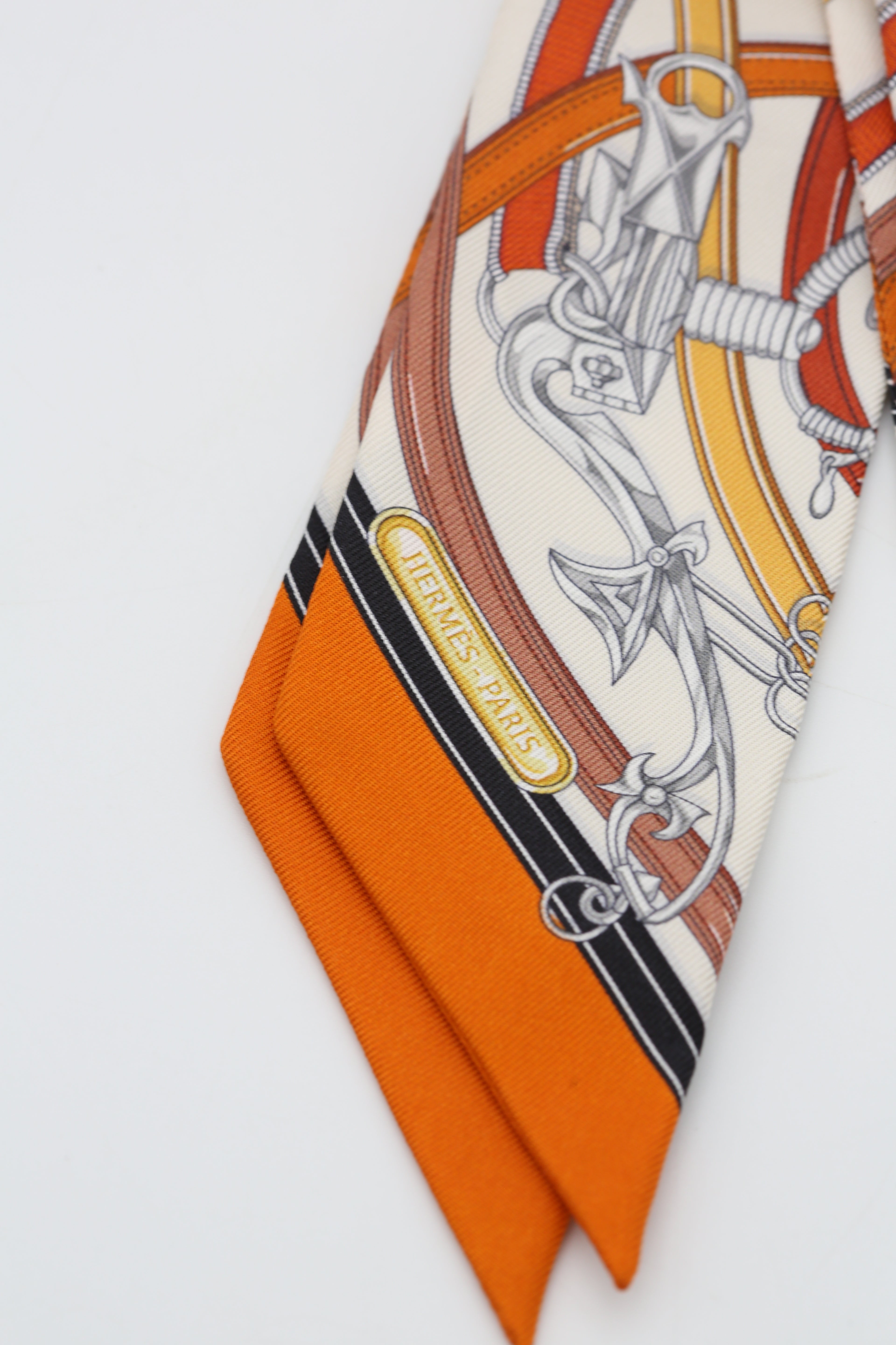 HERMÈS TWILLY NARNAIS LEGENDAIRE MR/BLANC CASSE/ORANGE
