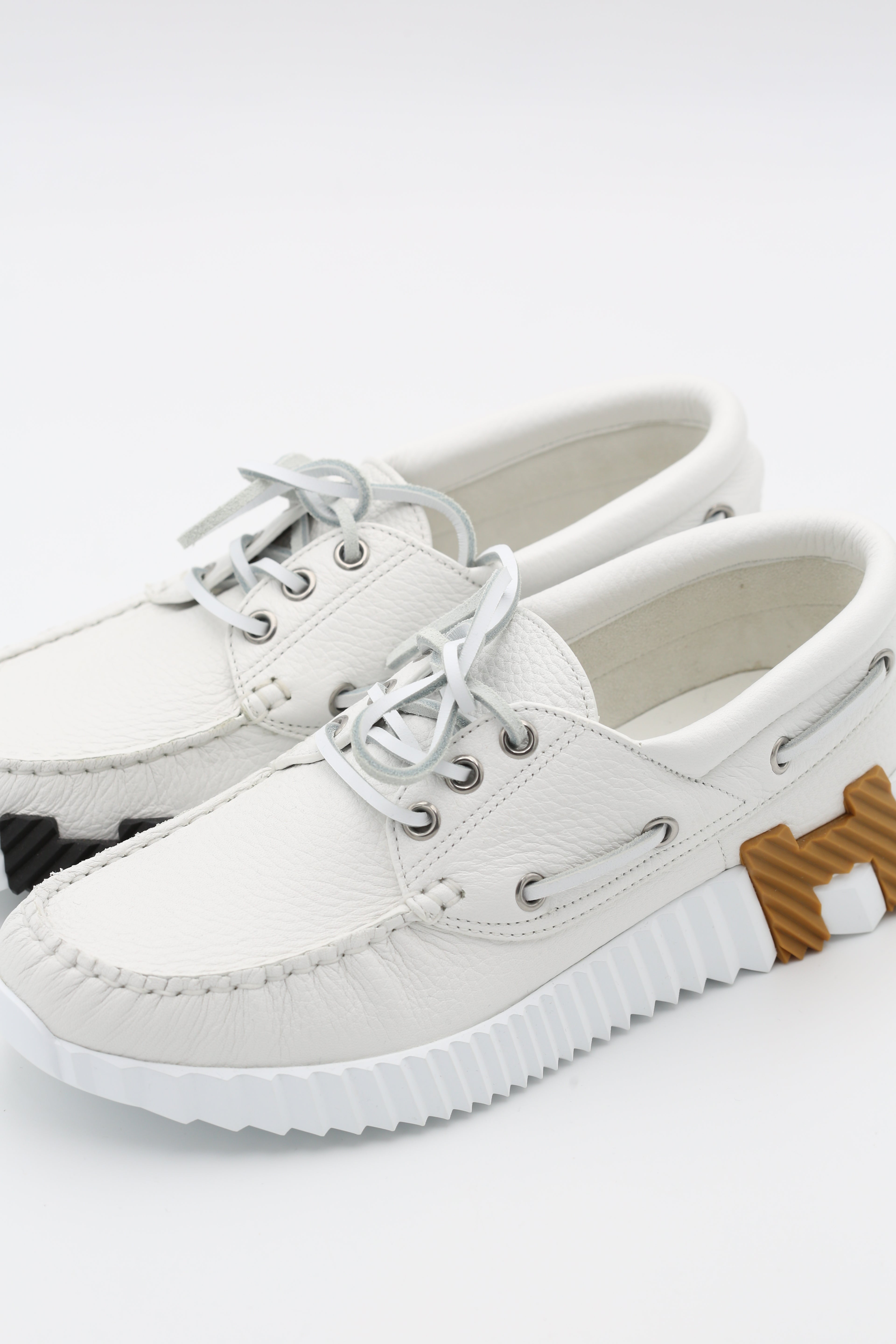 HERMÈS INCREASE SNEAKER WHITE/NOIR/GOLD SIZE 38.5