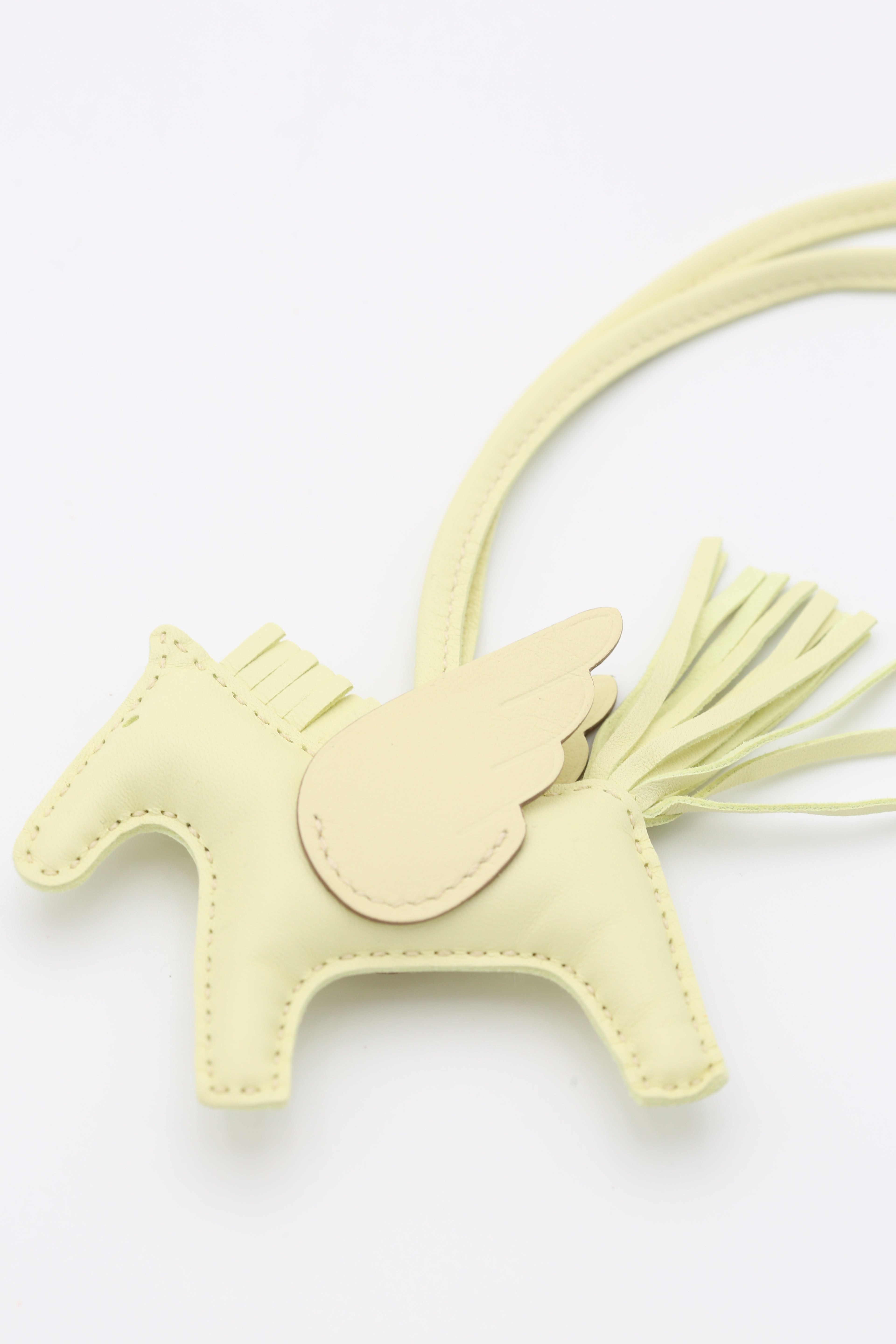 HERMÈS RODEO PEGASE PM CHARM JAUNE