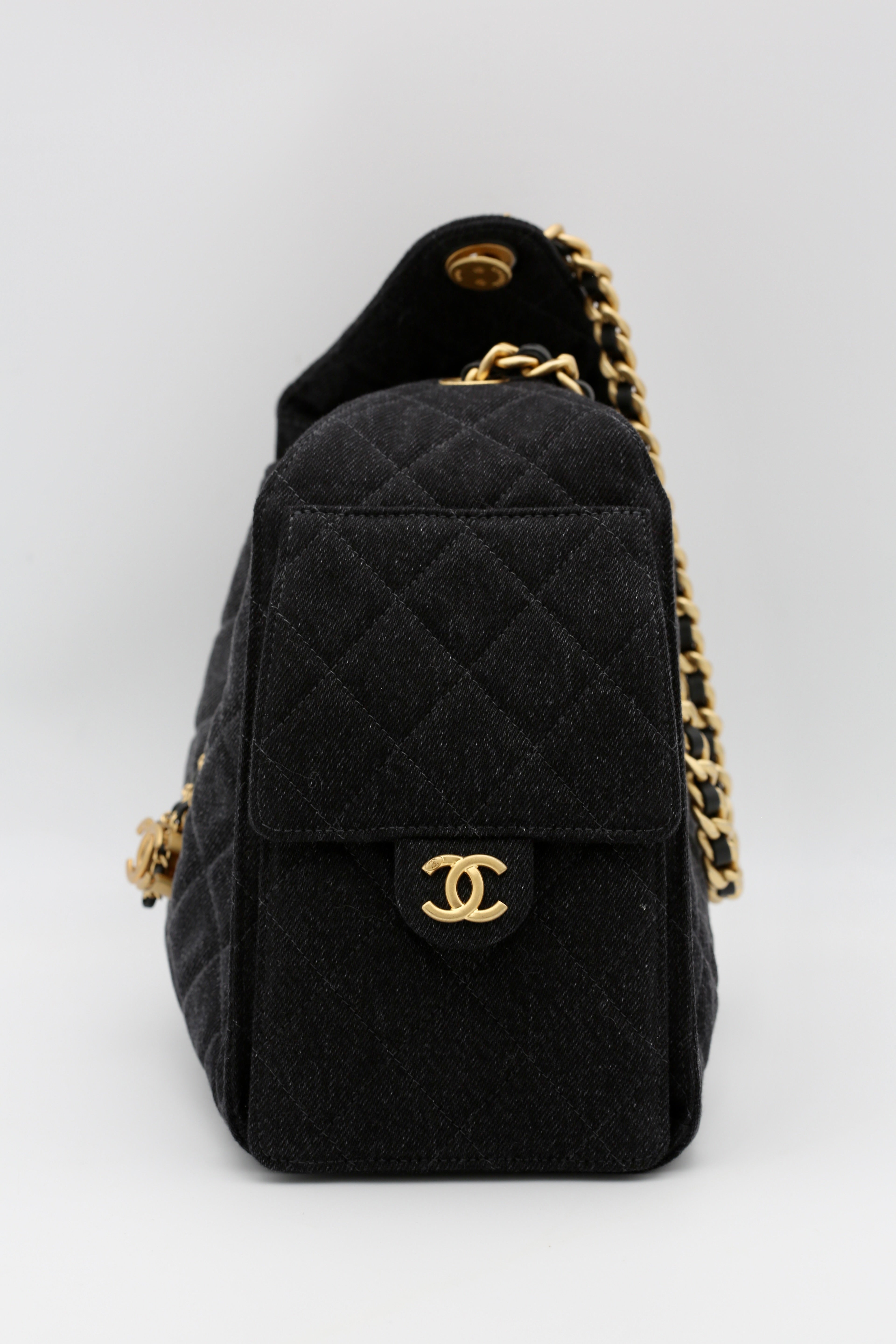 CHANEL HOBO BAG SMALL WASHED DEMIN & GOLD METAL BLUE 2025