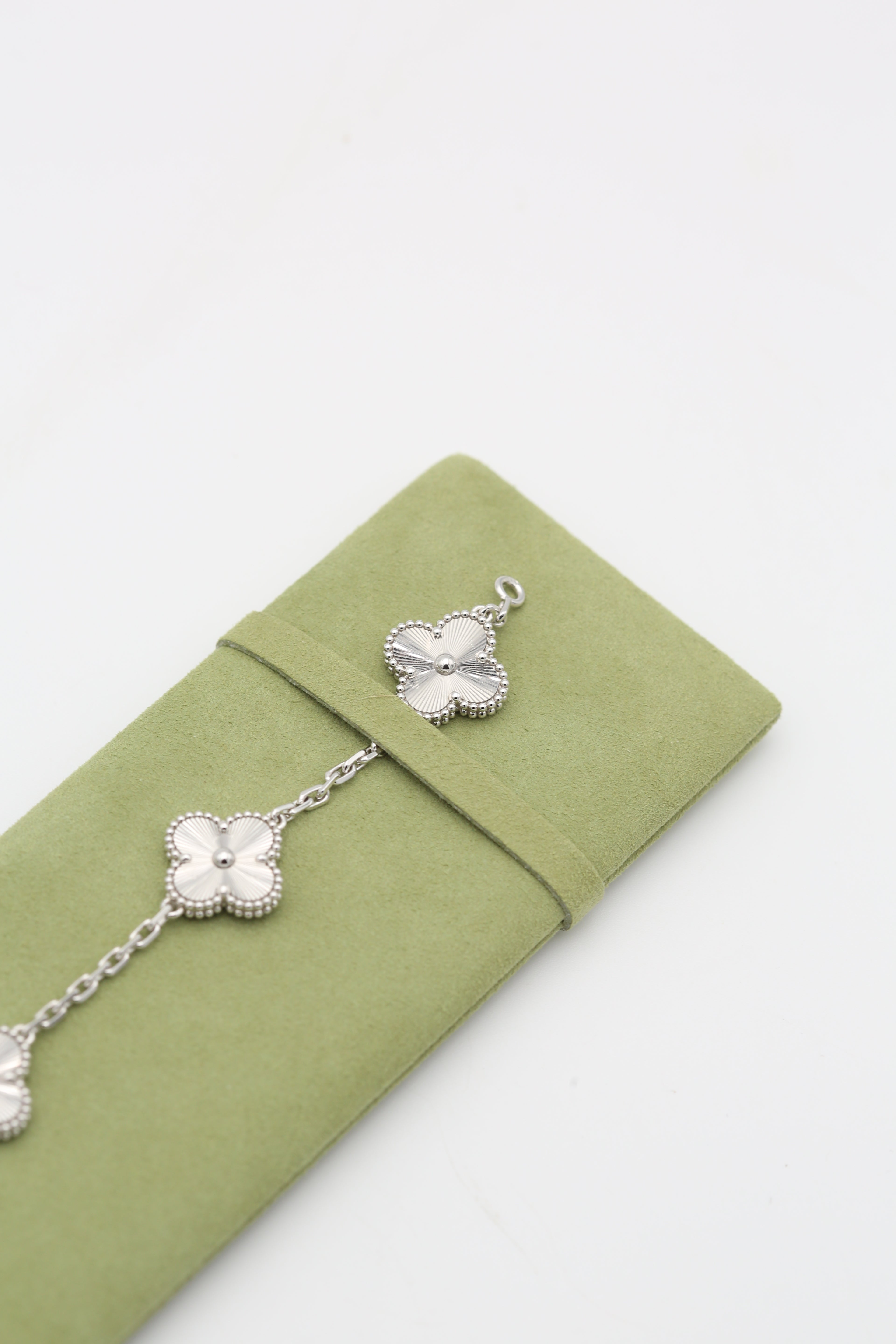 VAN CLEEF & ARPELS VINTAGE ALHAMBRA BRACELET 5 MOTIFS 18K WHITE GOLD