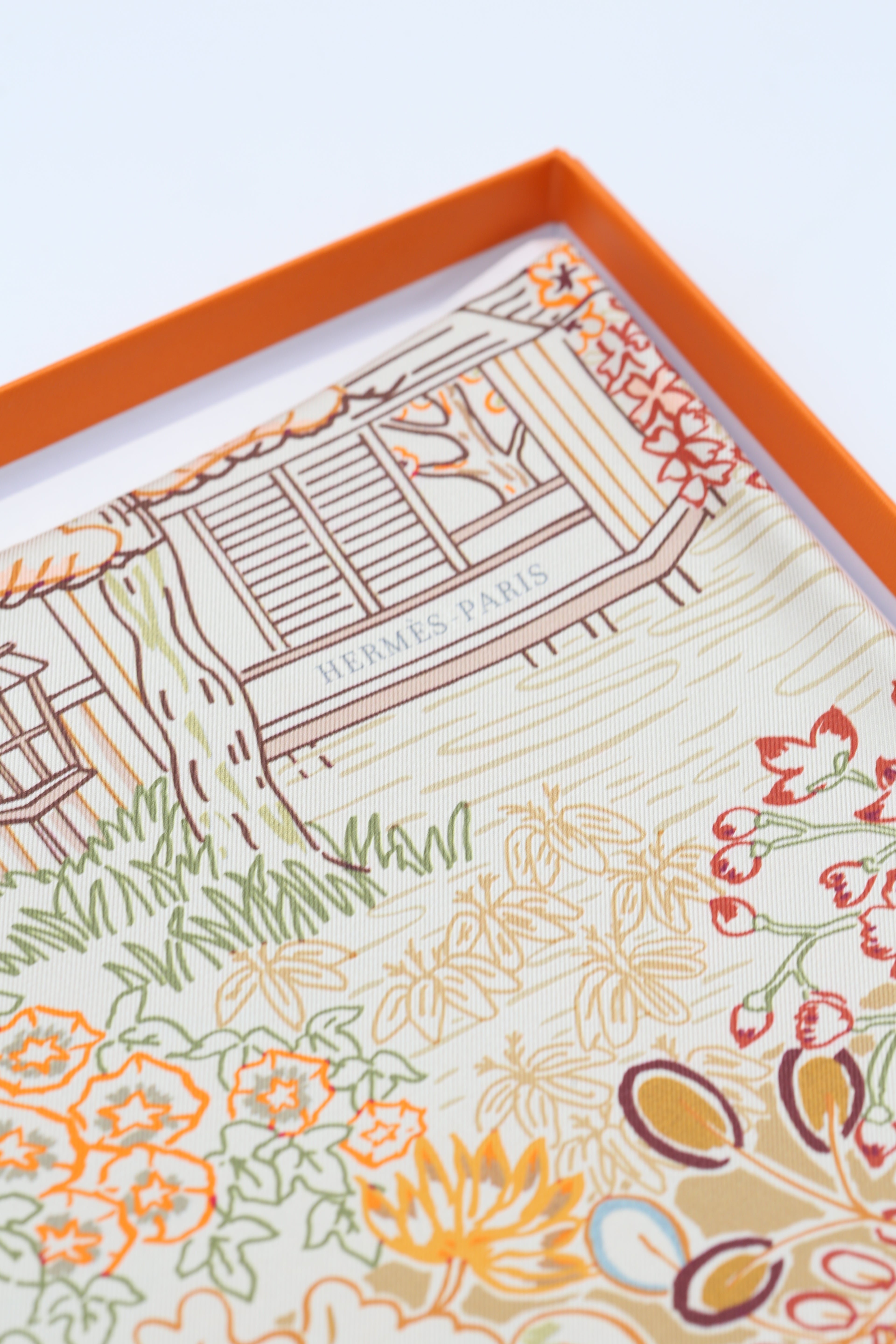 HERMÈS SCARF 90X90 CARRE DOUBLE FACE MILLE FEUILLES DE S01 CF/ORANGE/GRIS PERLE/