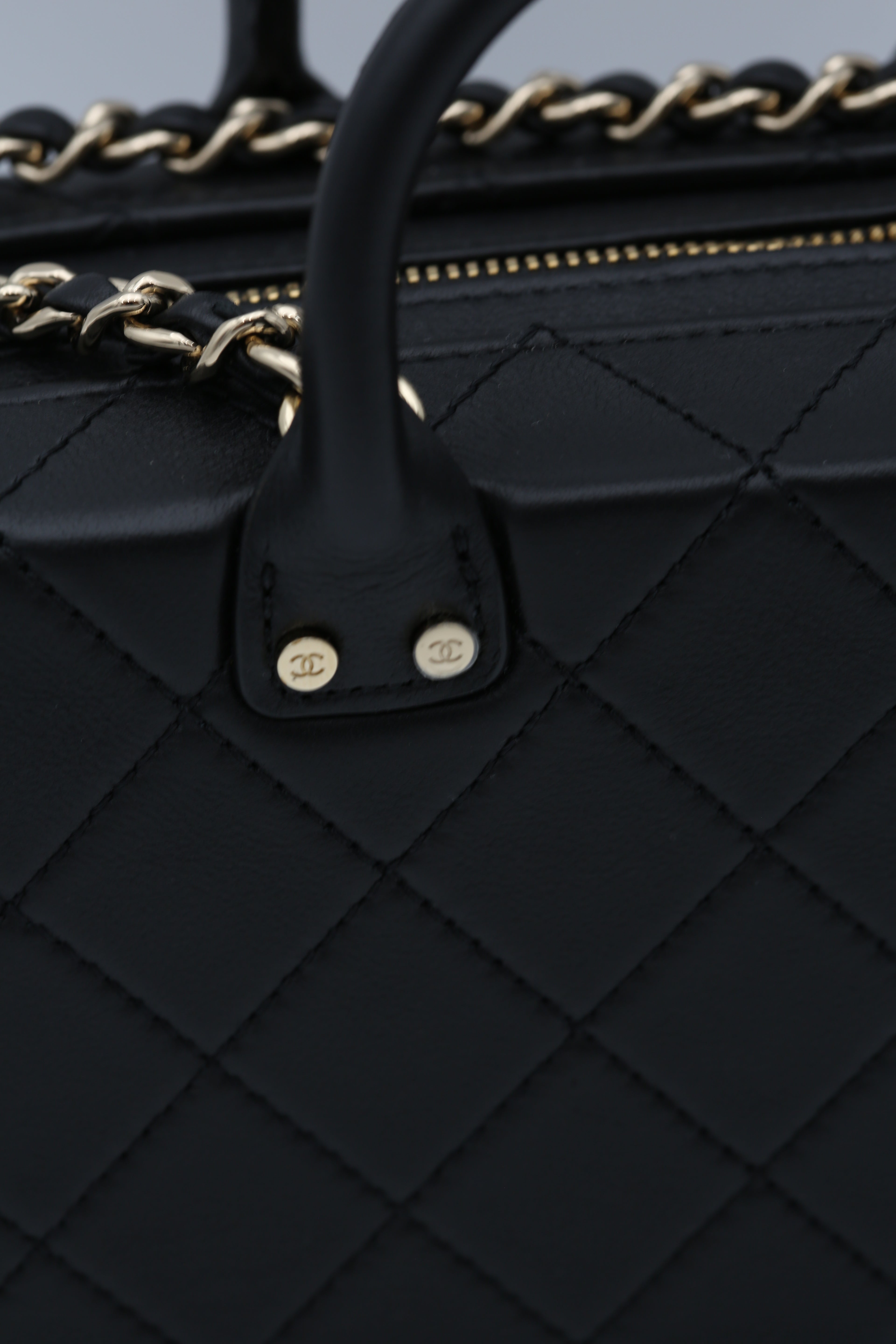 CHANEL 22B SMALL VANITY CASE BLACK GOLD HARDWARE