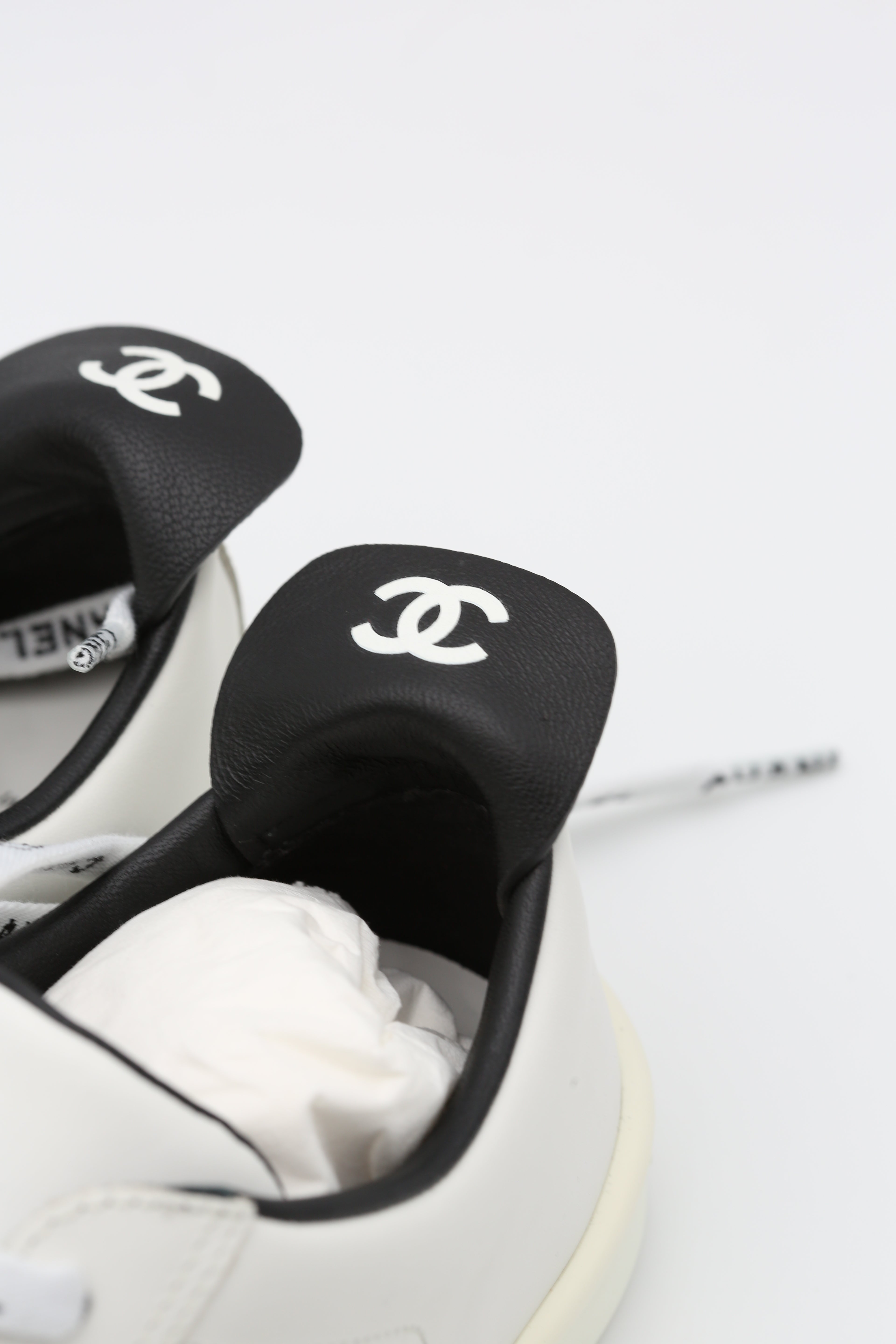 CHANEL WHITE SNEAKERS SIZE 35.5