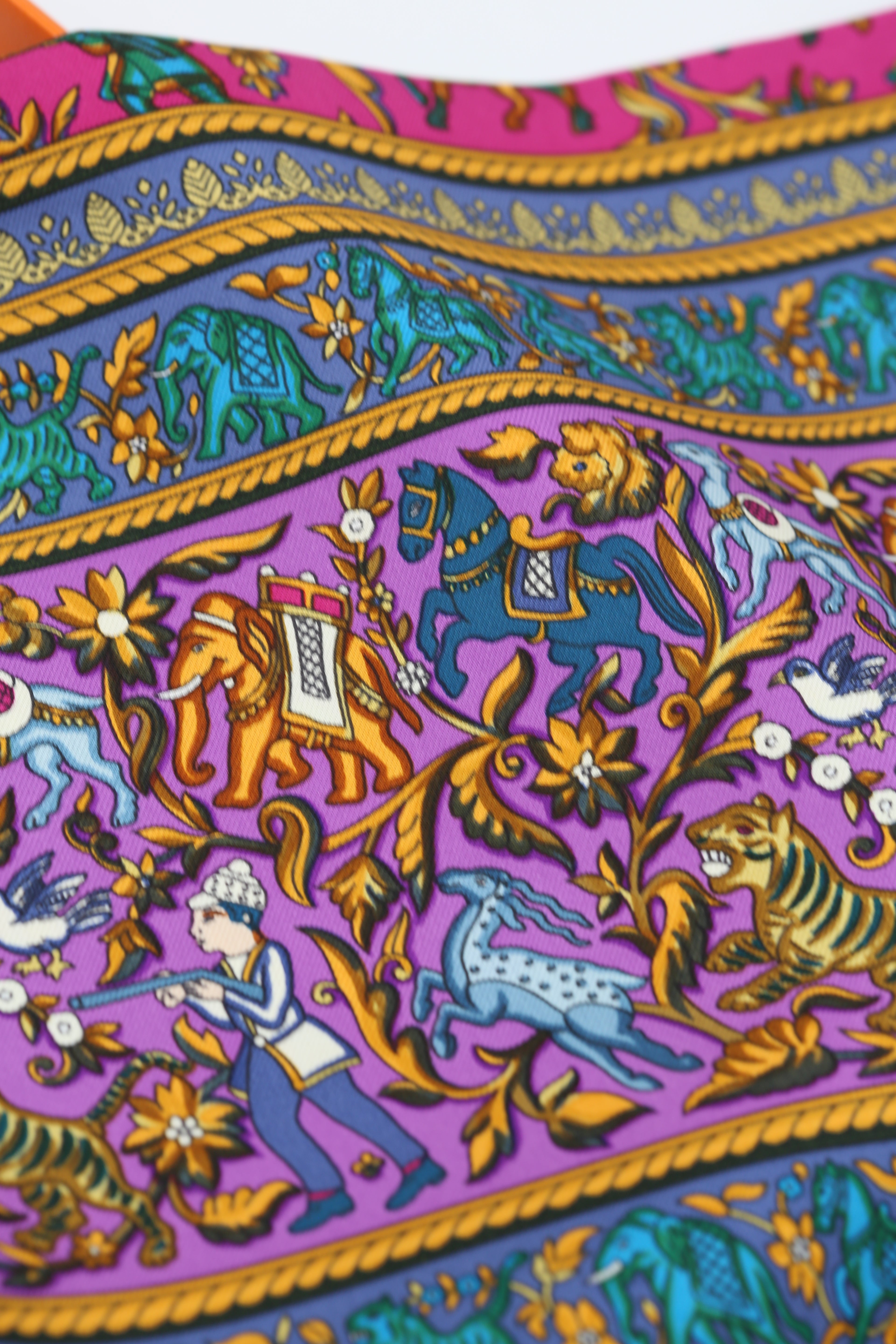 HERMÈS SCARF 90X90 PURPLE