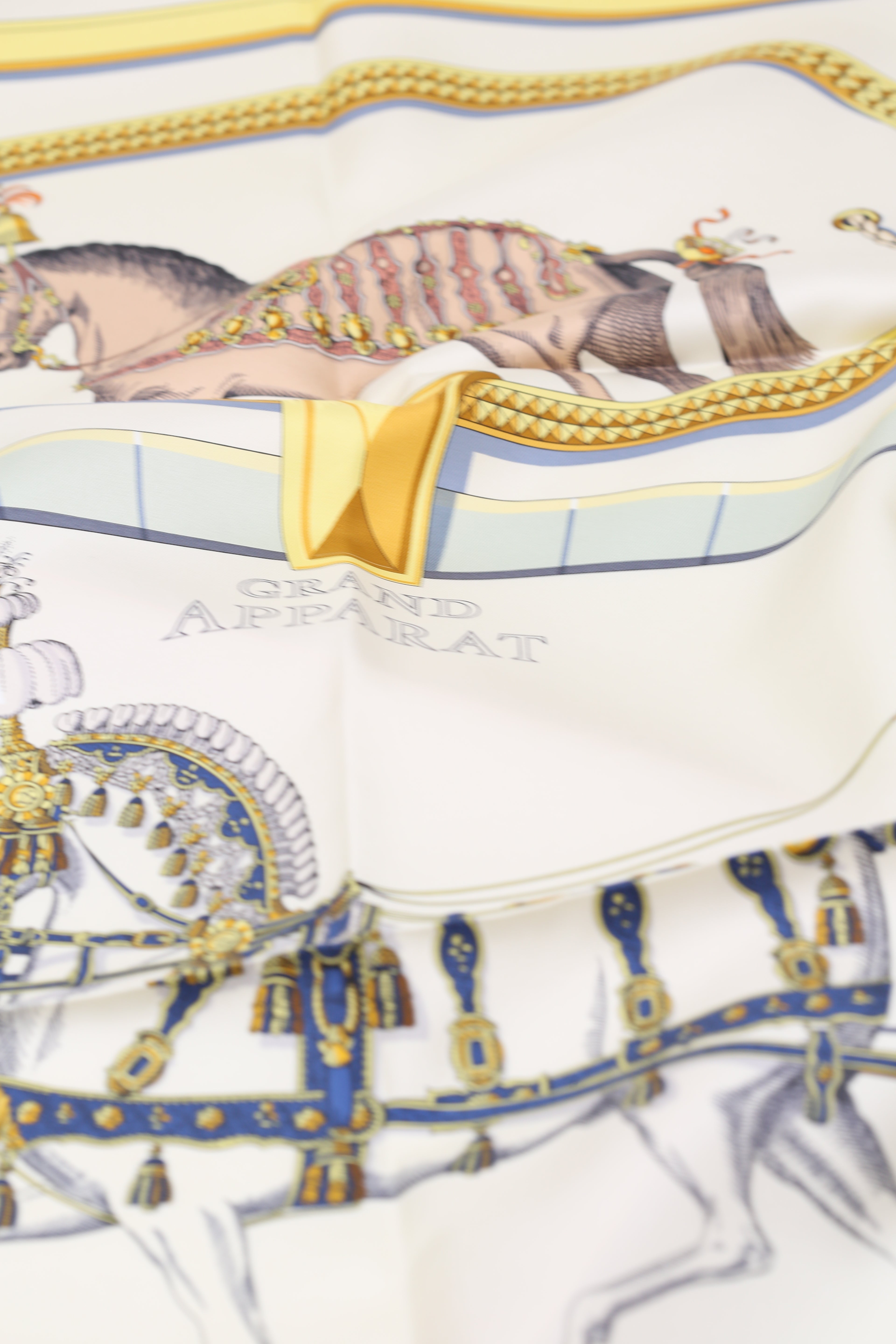 HERMÈS SCARF 90X90 BEIGE HORSE