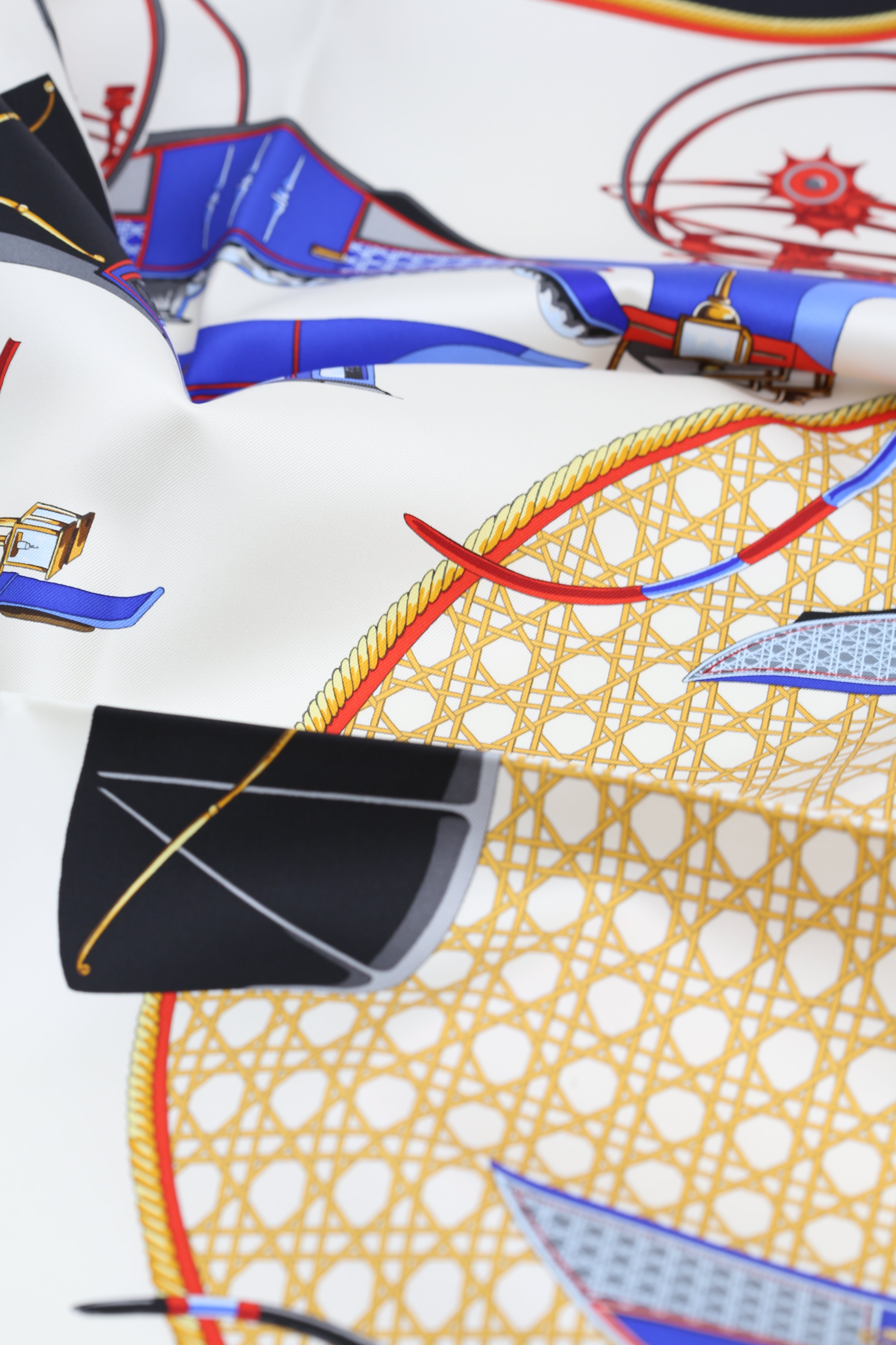 HERMÈS SCARF 90X90 BEIGE & BLACK