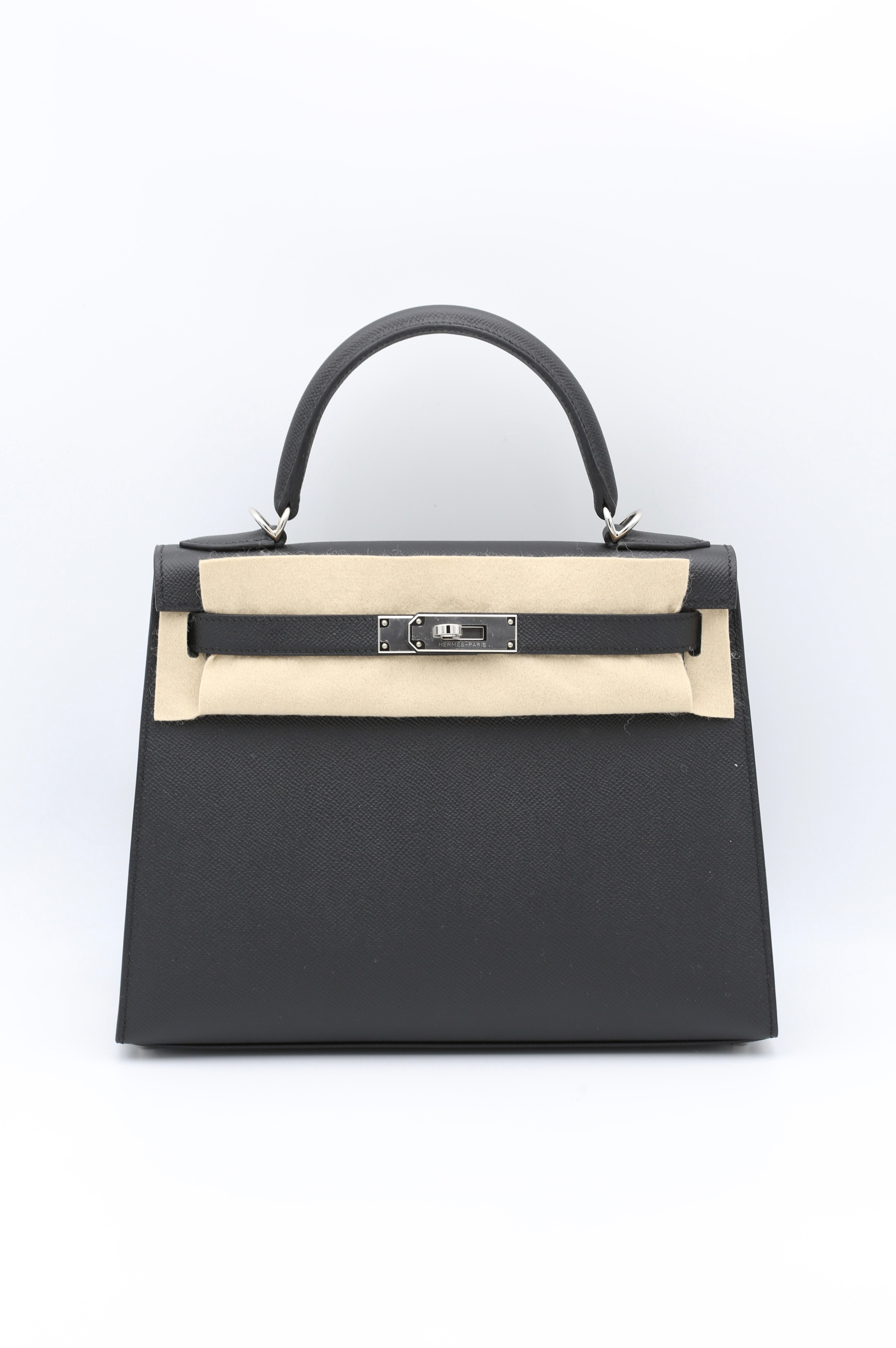 HERMÈS KELLY28 NOIR EPSOM SELLIER SILVER HARDWARE G STAMP
