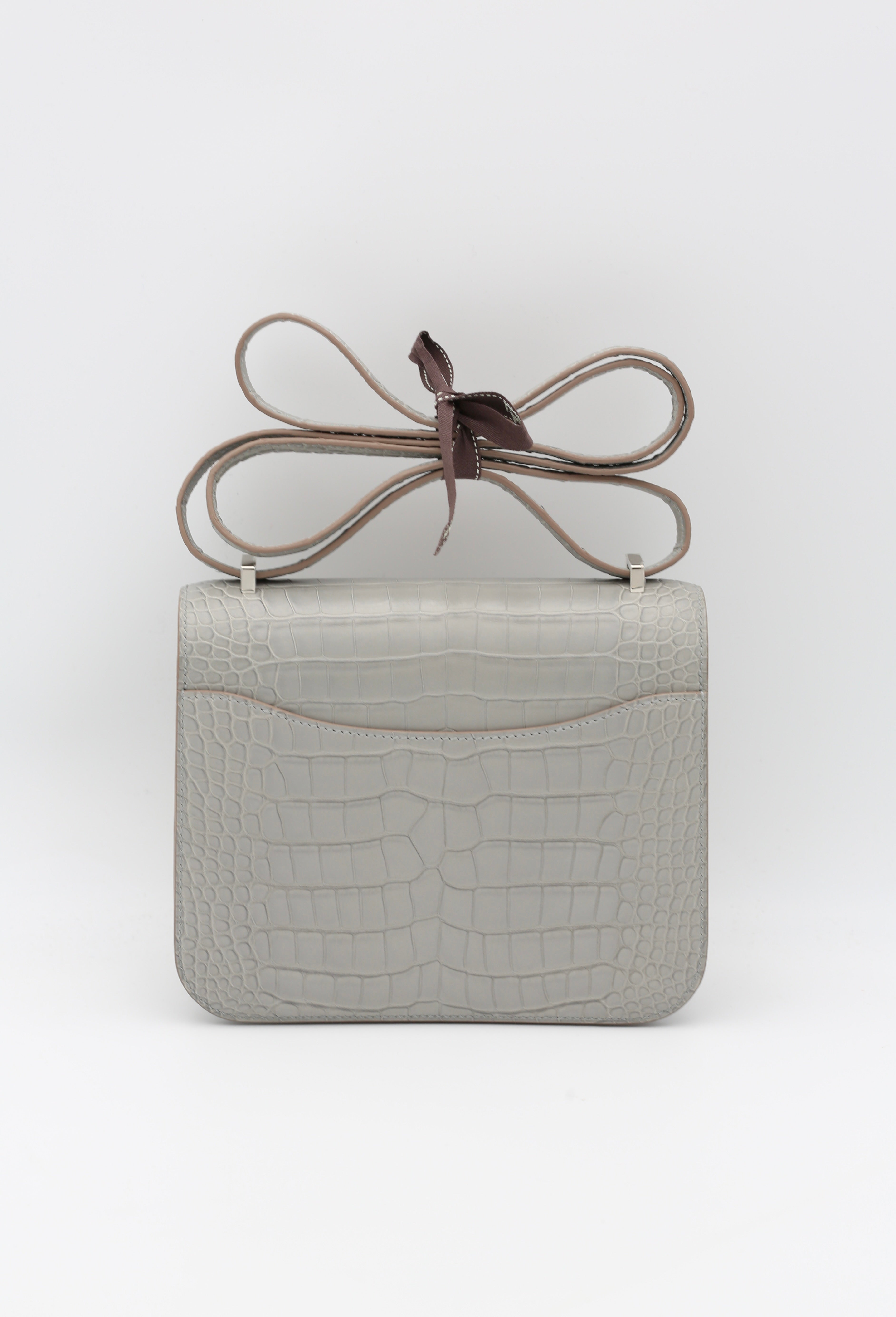 HERMÈS CONSTANCE 18 MATTE ALLIGATOR GRIS PERLEE SILVER HARDWARE B STAMP