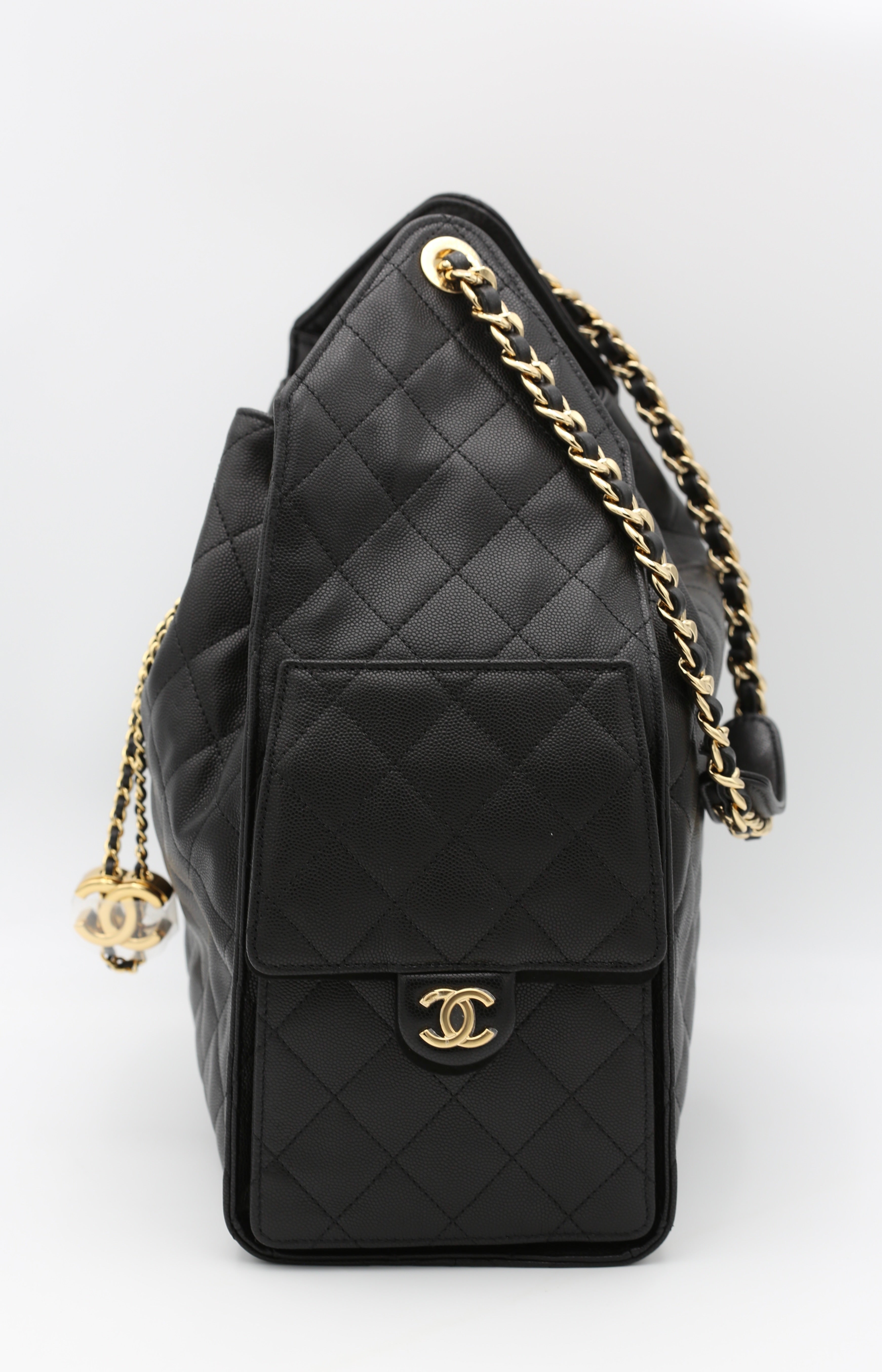 CHANEL 25 HOBO BAG MEDIUM BLACK GRAINED CALFSKIN GOLD METAL
