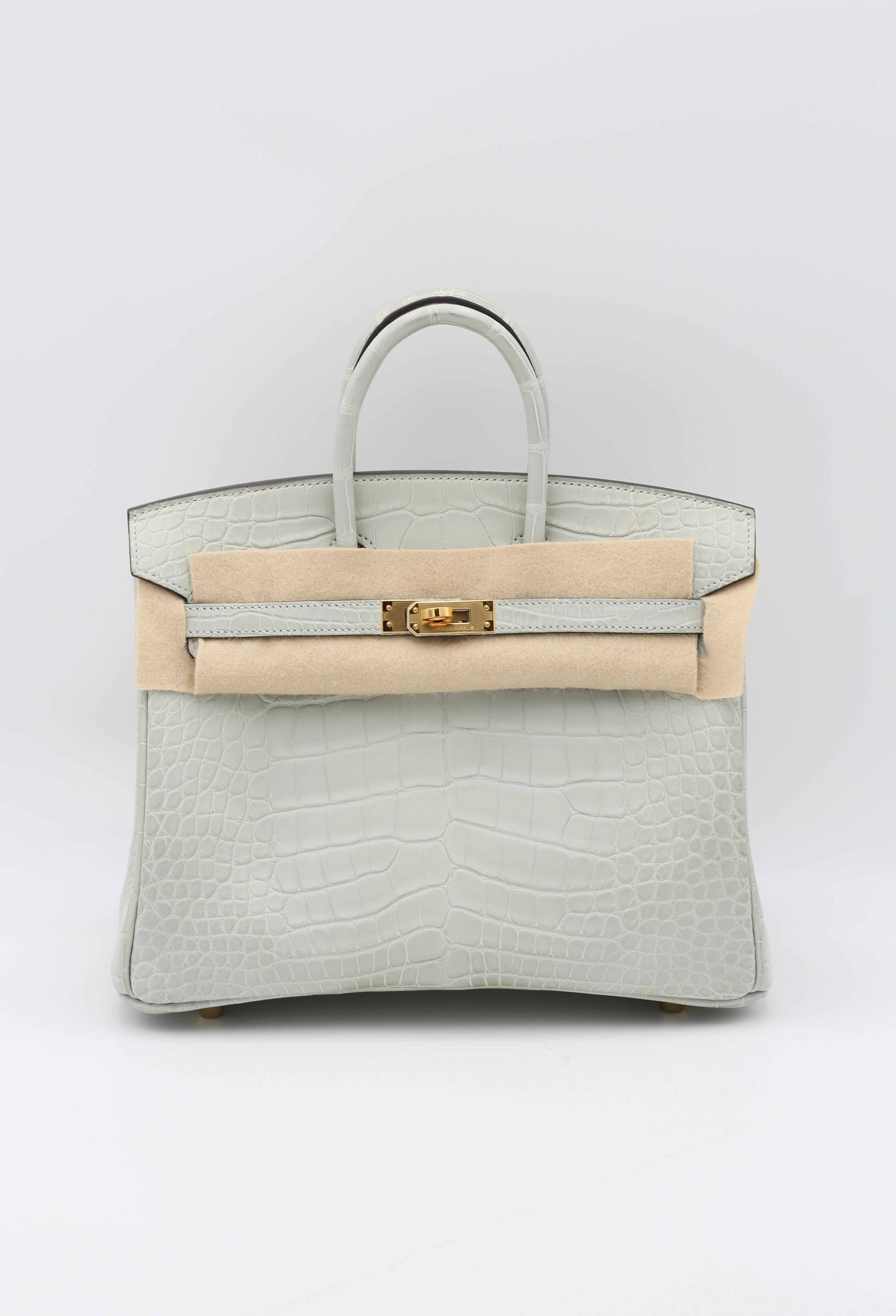 HERMÈS BIRKIN25 GRIS NEVE MATTE ALLIGATOR MISSI GOLD HARDWARE K STAMP