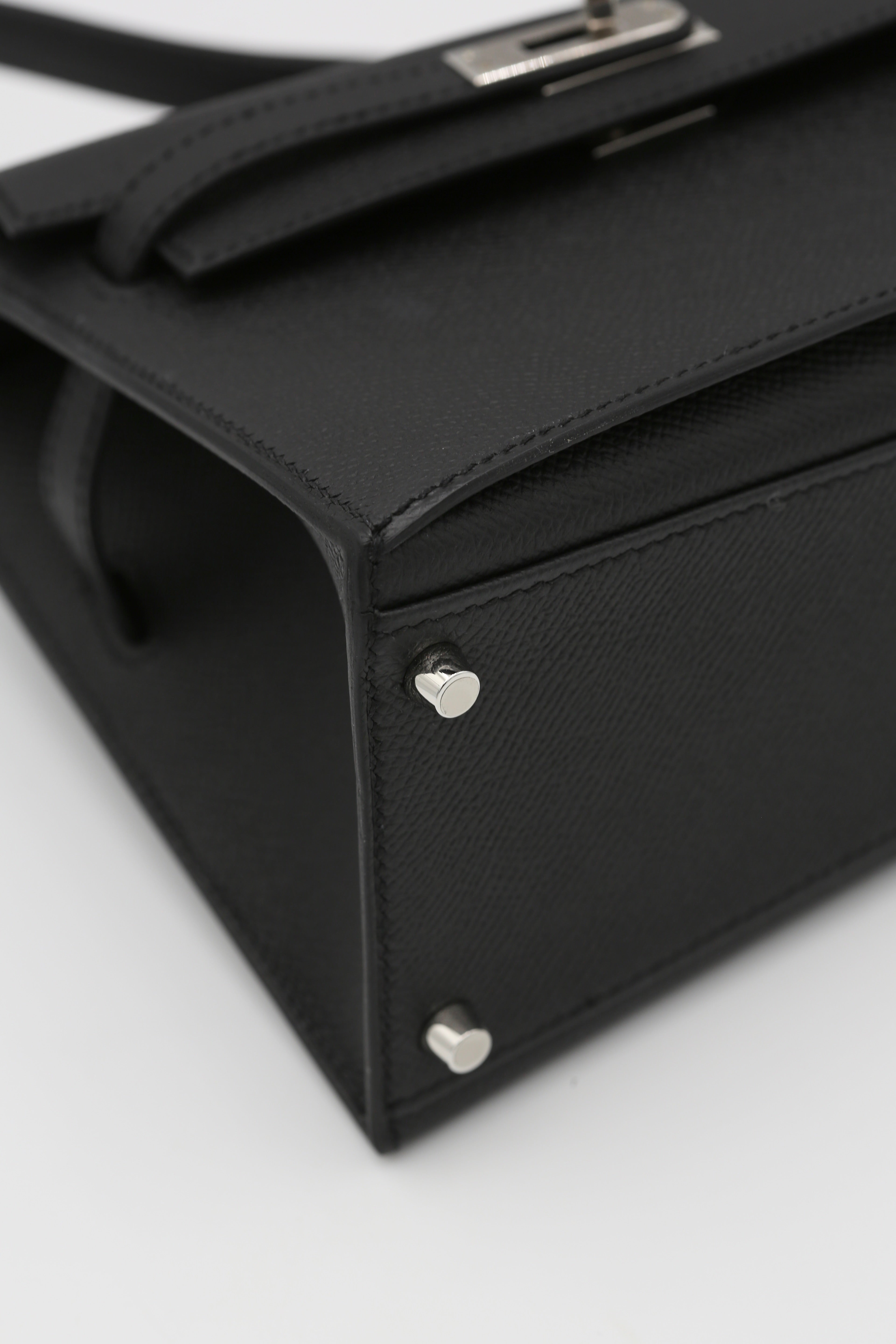 HERMÈS KELLY DESORDRE BLACK EPSOM SILVER HARDWARE W STAMP