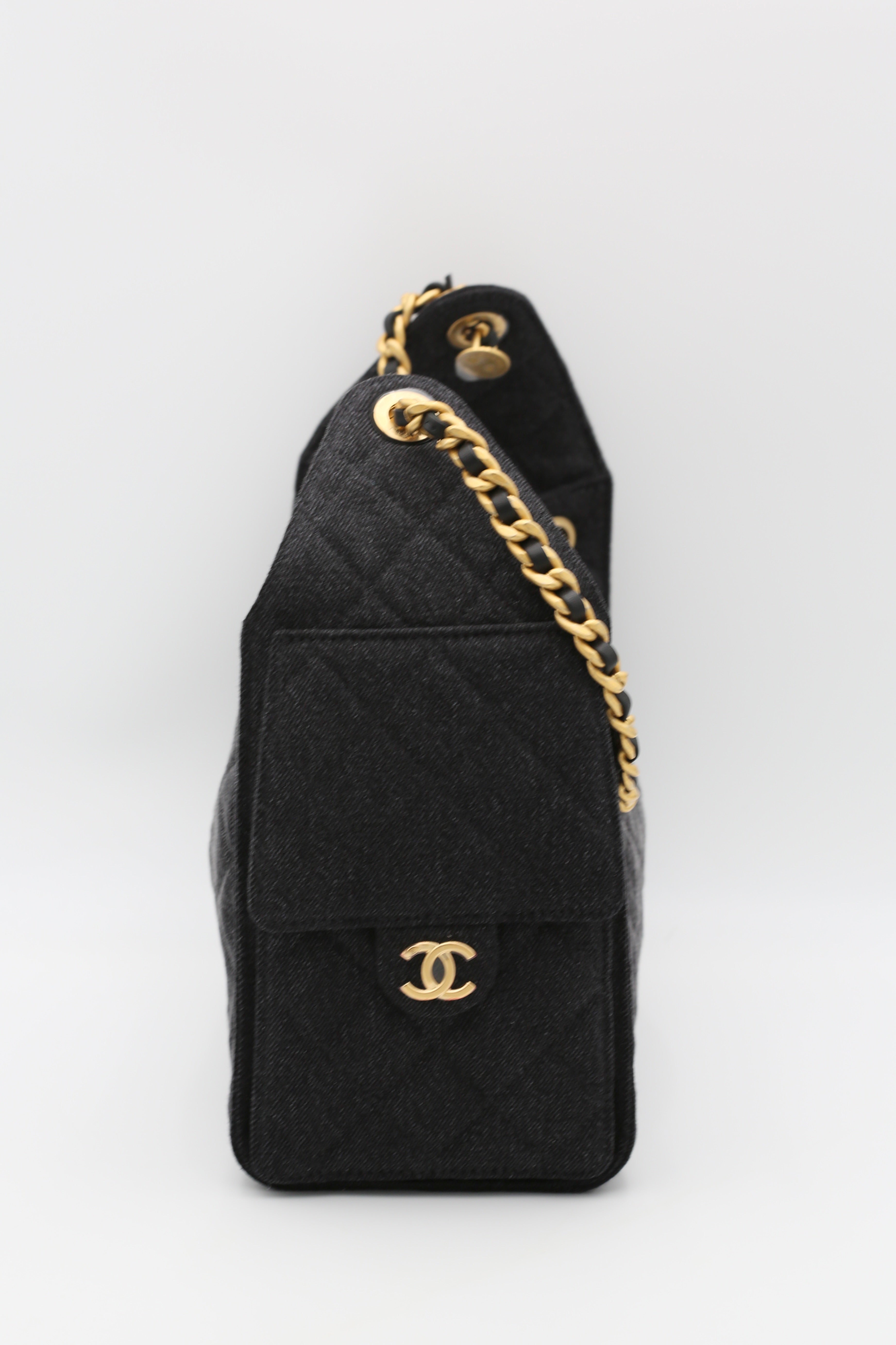 CHANEL 25 SMALL HOBO HANDBAG 26P BLACK JEAN GOLD