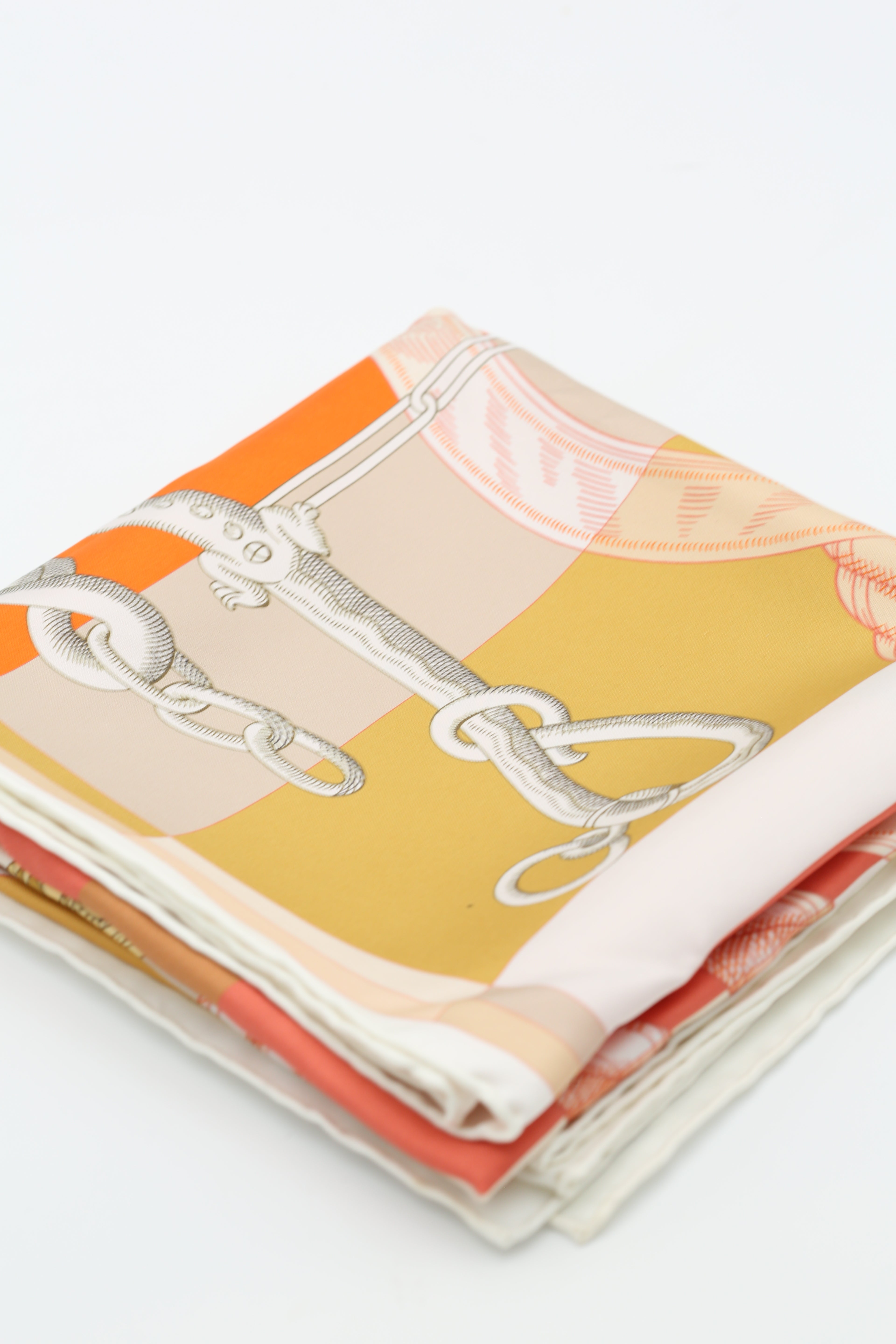 HERMÈS SCARF 90X90 SILK ORANGE/JAUNE/CRAIE/MULTICOLOR