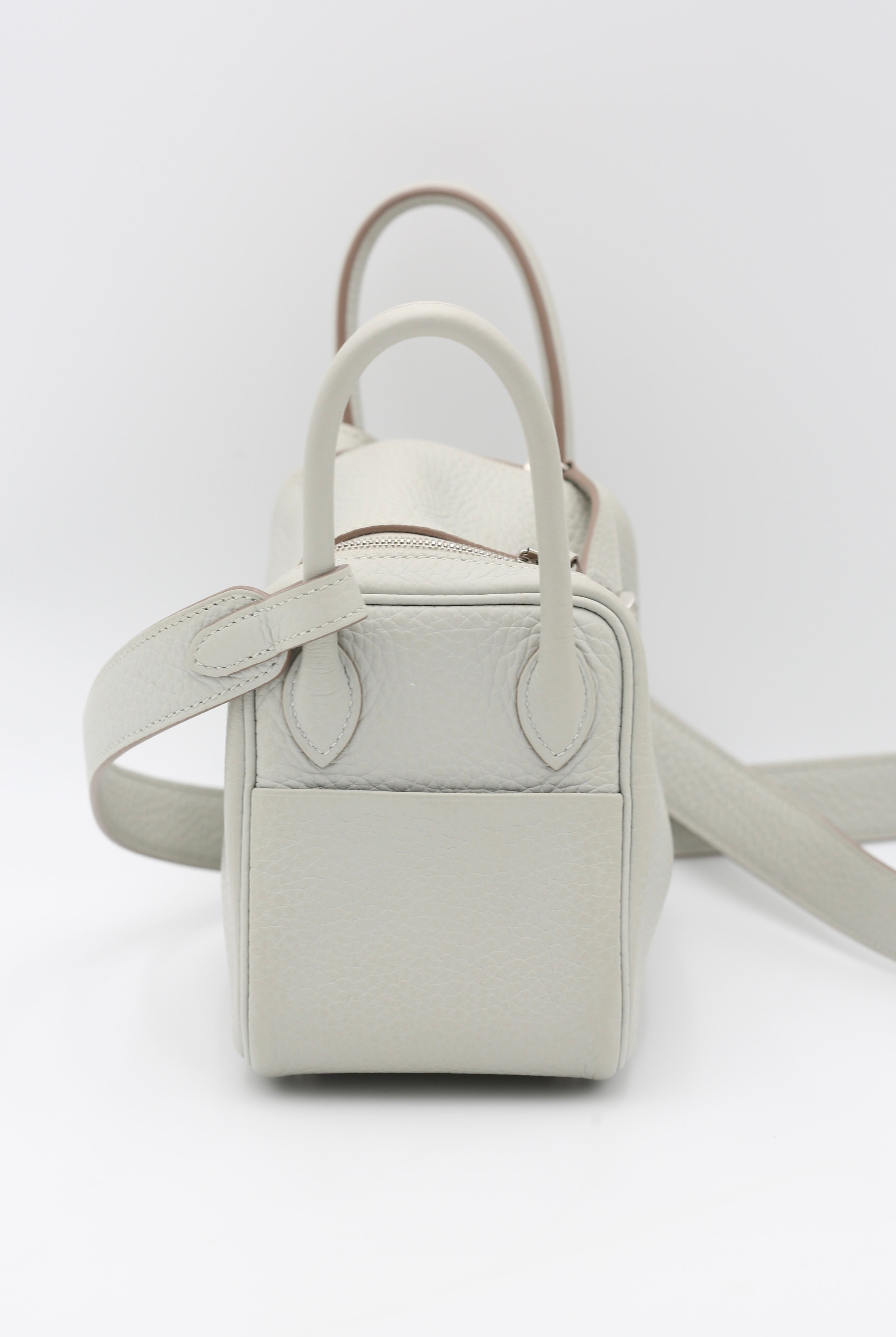 HERMÈS MINI LINDY GRIS PERLE TAURILLON CLEMENCE SILVER HARDWARE Y STAMP