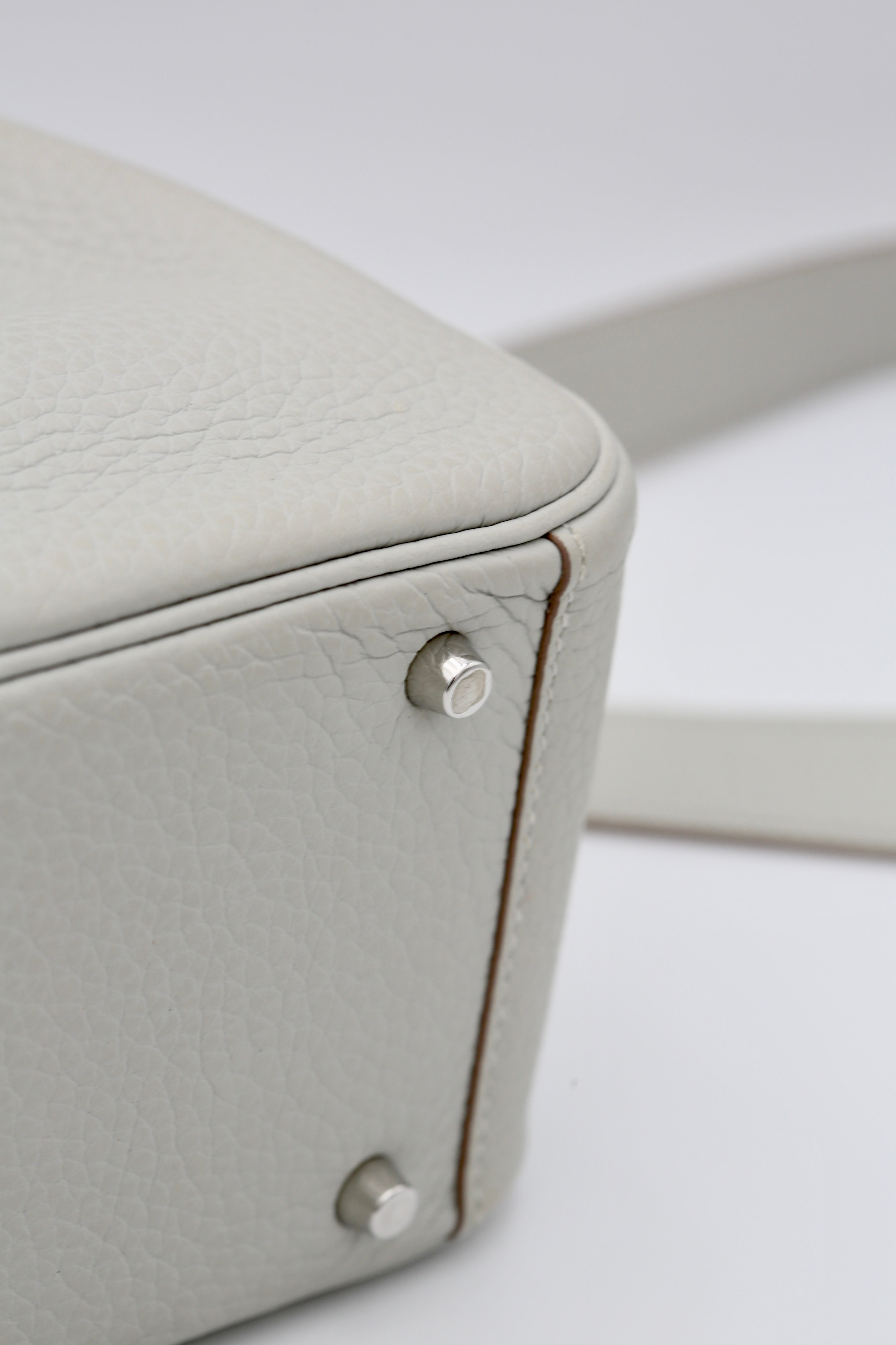 HERMÈS MINI LINDY GRIS PERLE TAURILLON CLEMENCE SILVER HARDWARE Y STAMP