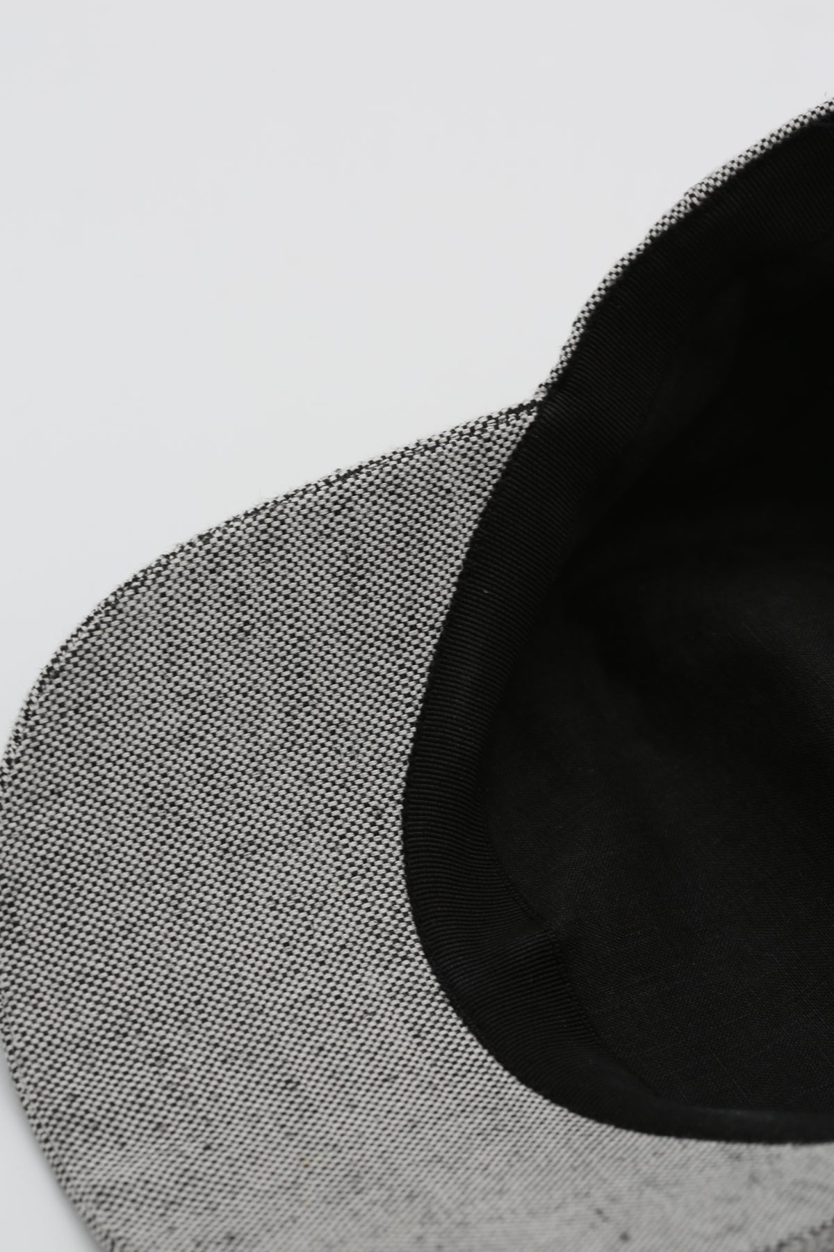 HERMÈS MAX CAP GRIS