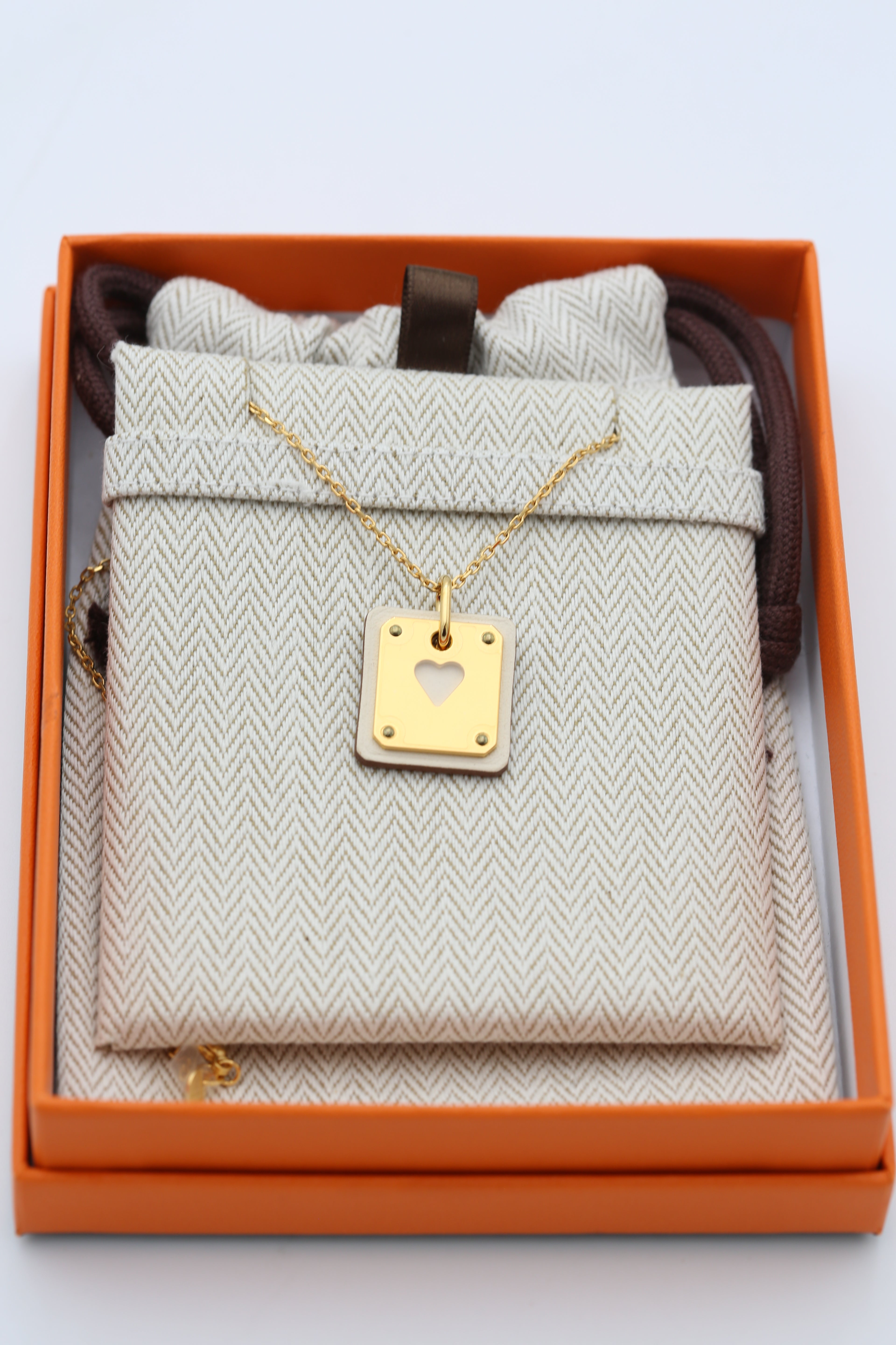 HERMÈS NECKLACE HEART
