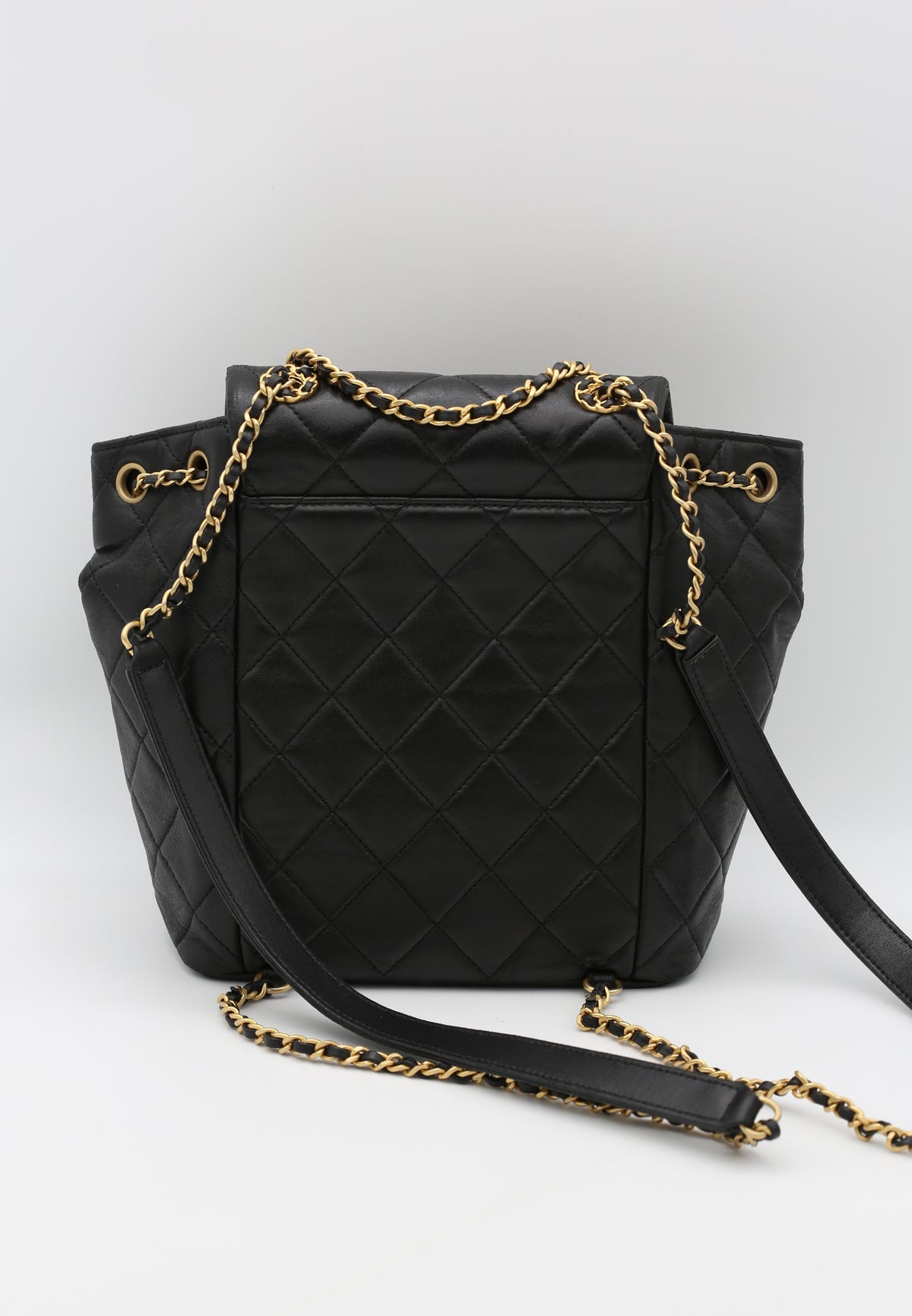 CHANEL BACKPACK BLACK GOLD HARDWARE