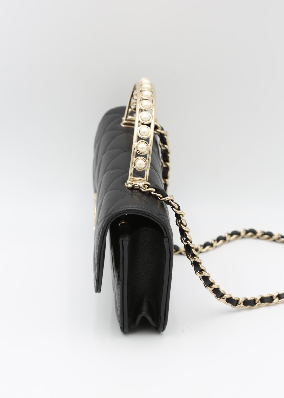 CHANEL QUILTED PEARL HANDLE CHAIN BAG BLACK