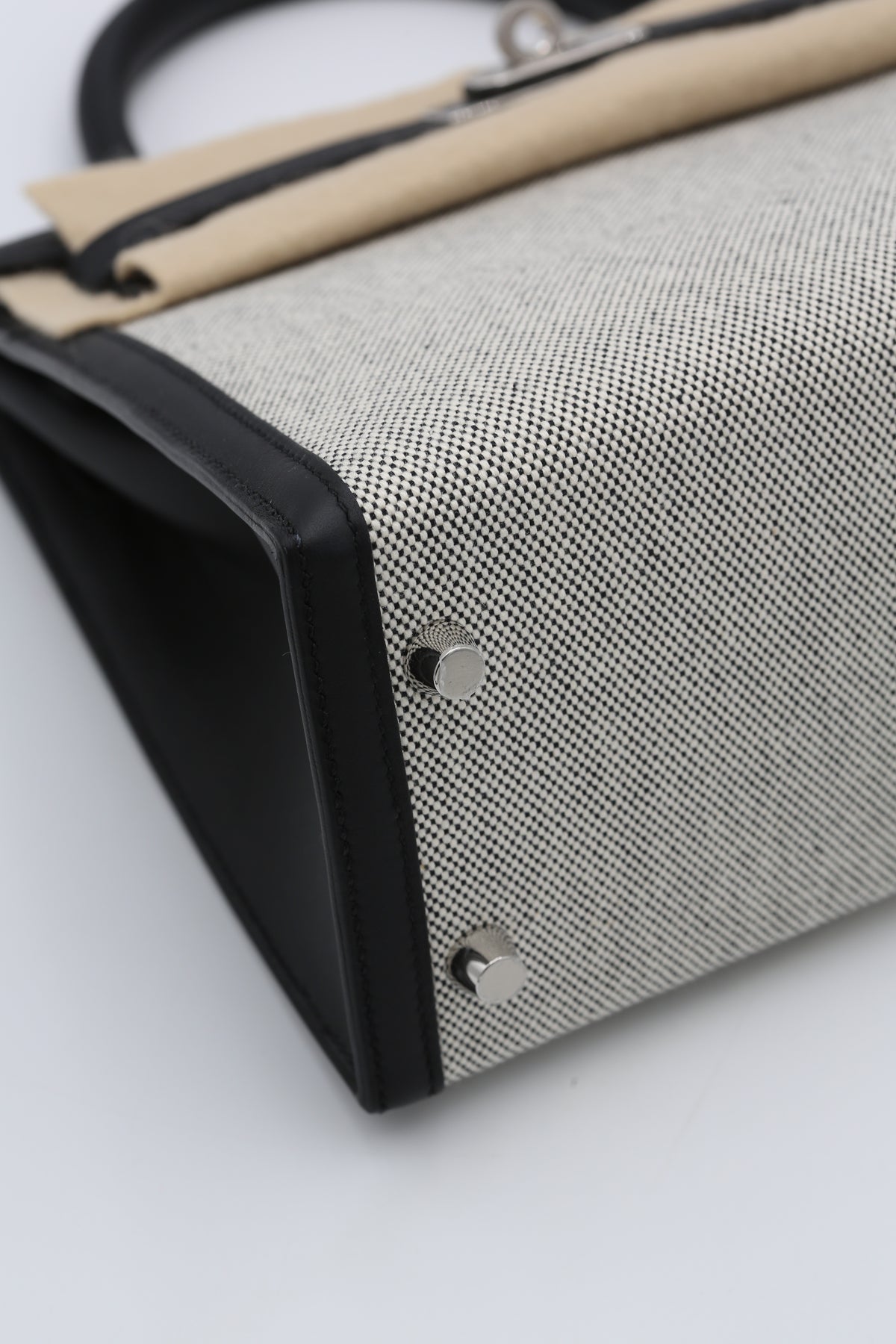 HERMÈS KELLY25 ECRU/NOIR SELLIER CANVAS/SWIFT SILVER HARDWARE K STAMP