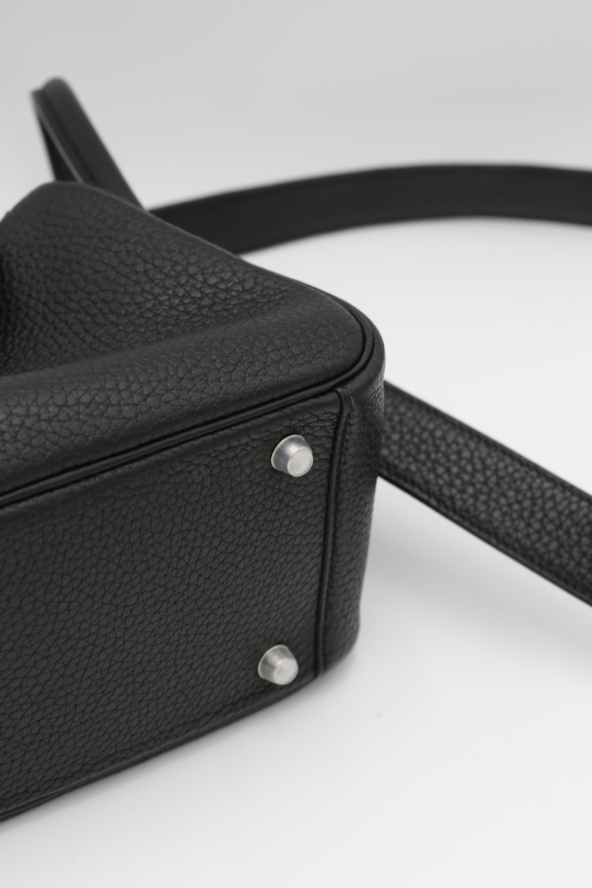 HERMÈS MINI LINDY NOIR TAURILLON CLEMENCE SILVER HARDWARE Z STAMP