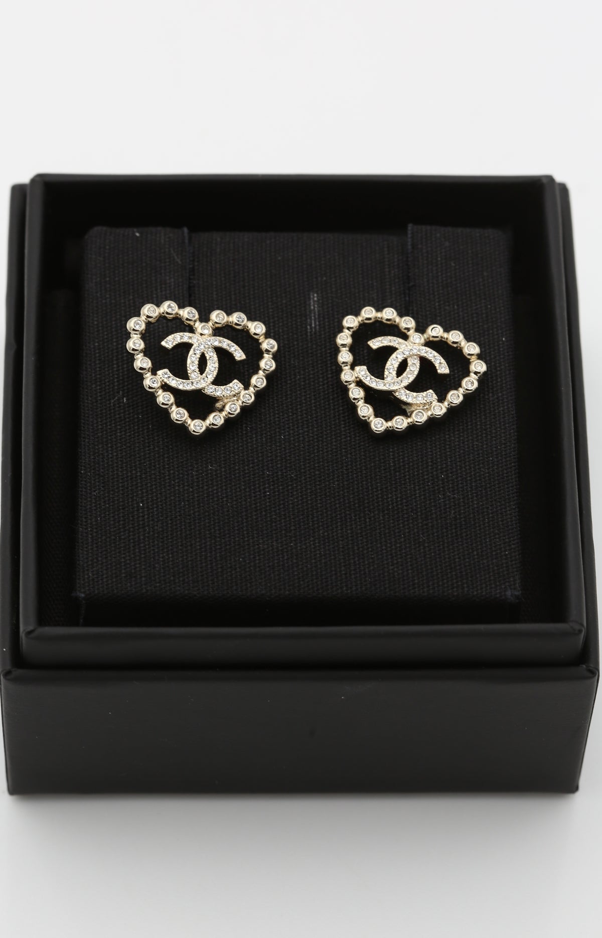 CHANEL EARRINGS HEARTS CC GOLD