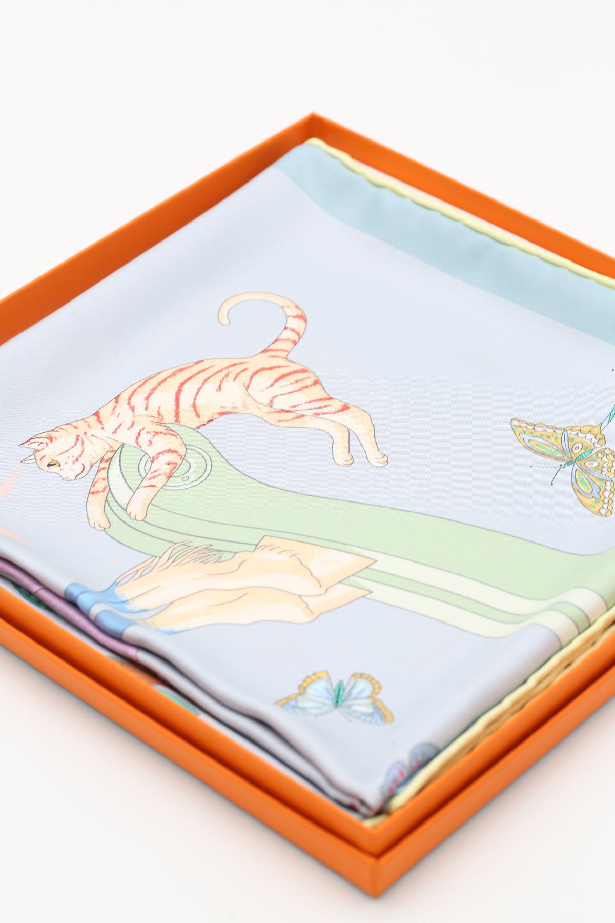 HERMÈS SCARF90X90 CARRE TWILL HERMES STORY AC/BLEU GLACIER/ROSE