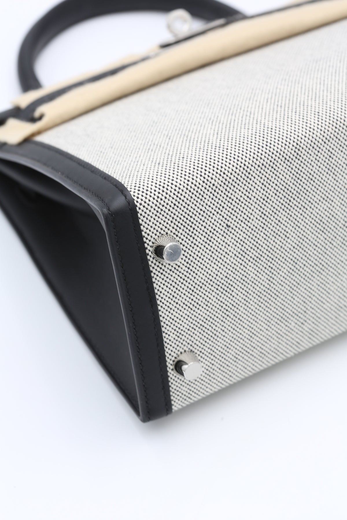 HERMÈS KELLY25 ECRU-NOIR SELLIER CANVAS/SWIFT CLAFSKIN SILVER HARDWARE G STAMP