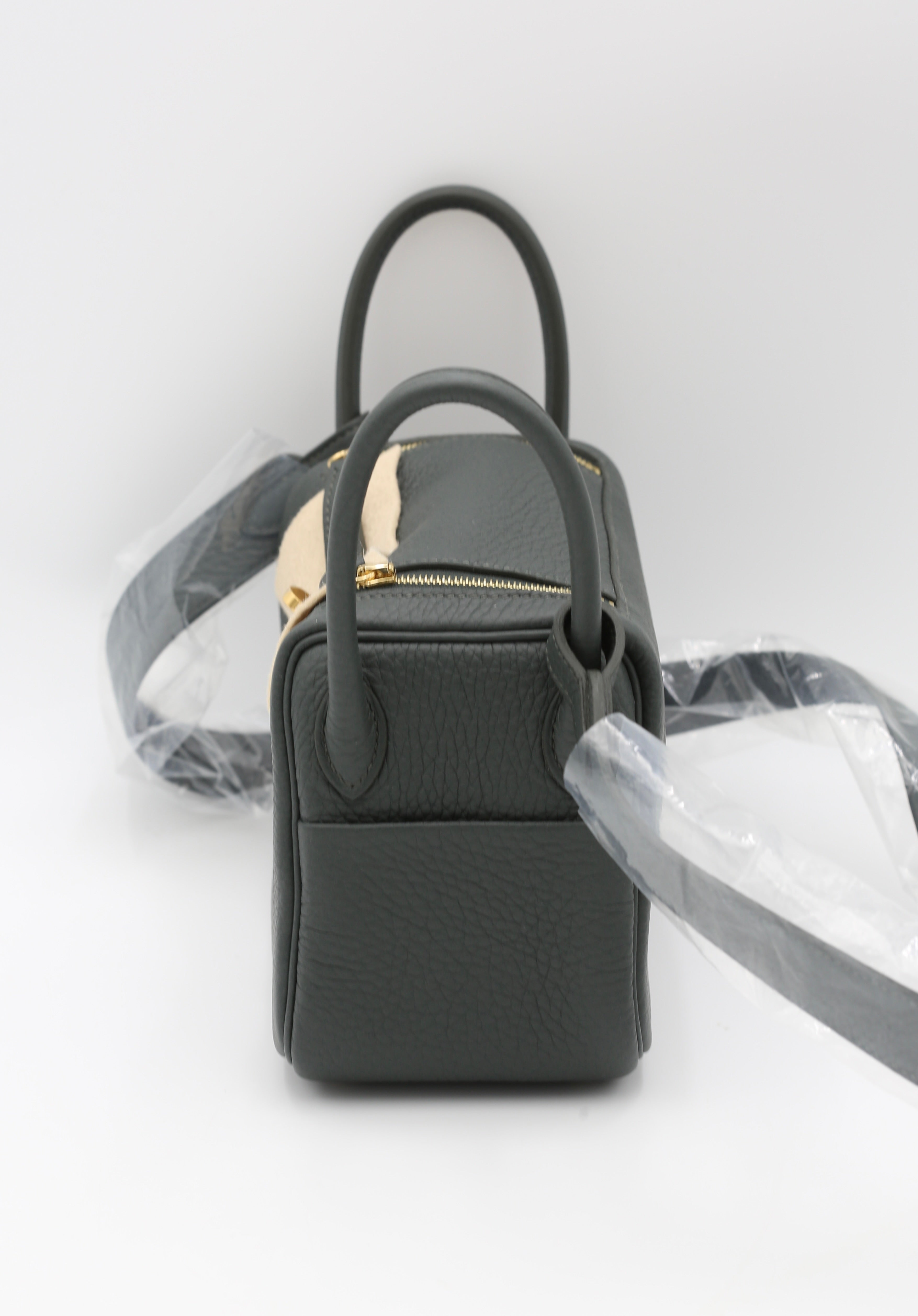 HERMÈS MINI LINDY Q0 VERT MANGROVE TAURILLON CLEMENCE CALFSKIN GOLD HARDWARE K STAMP