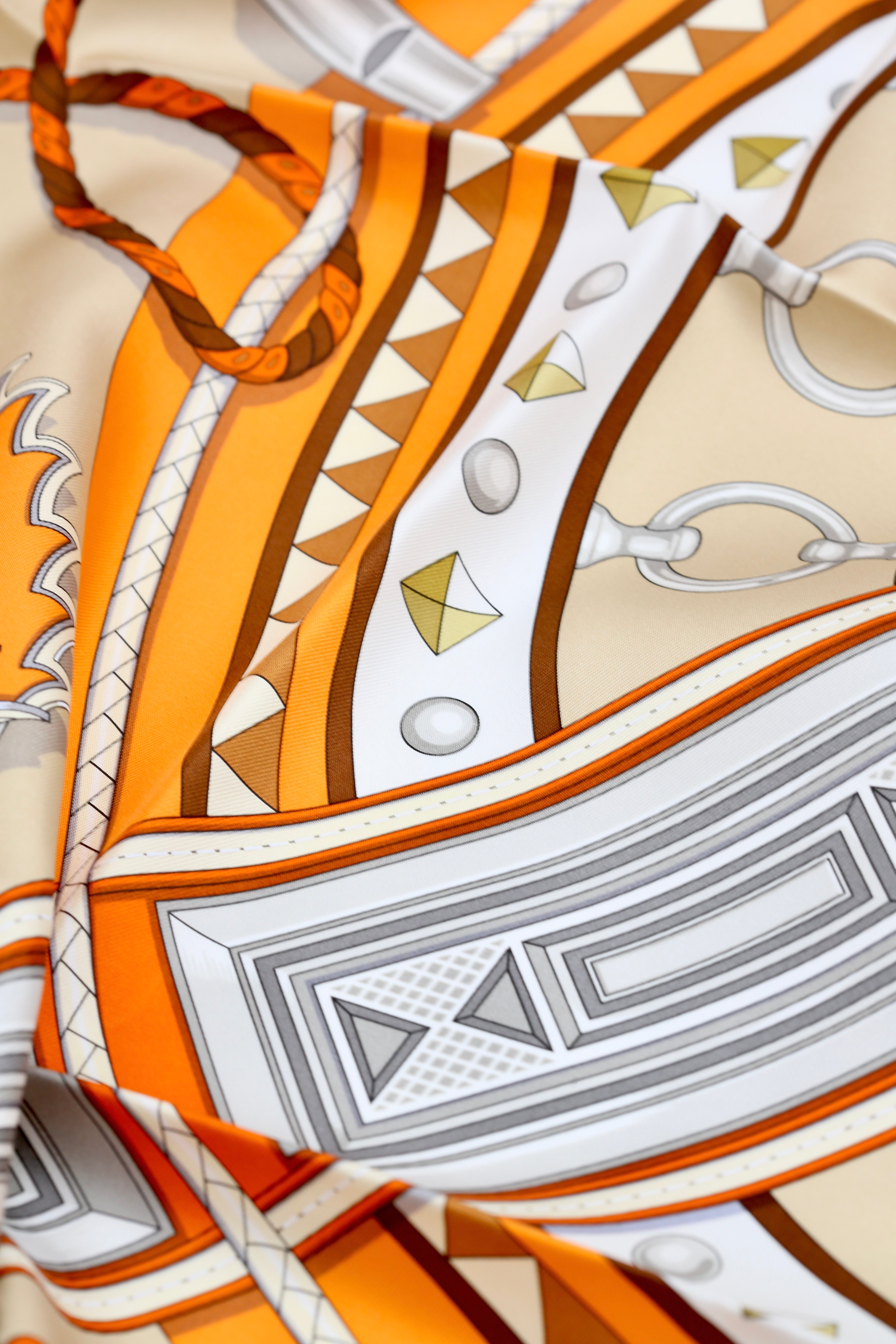 HERMÈS SCARF90X90 CARRE TWILL COLLIERS ET LAISSES ORANGE/CLAIR/ALEZA