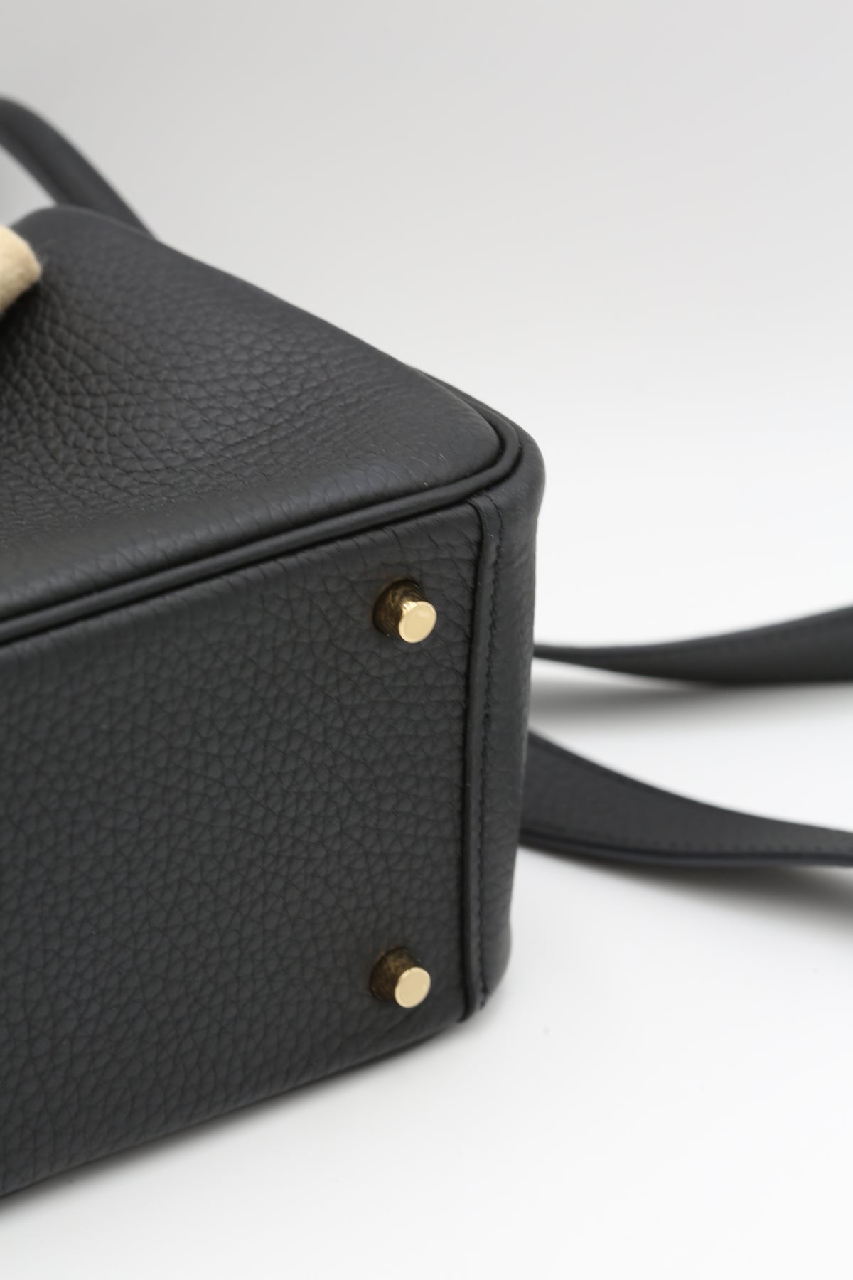 HERMÈS MINI LINDY NOIR TAURILLON CLEMENCE GOLD HARDWARE K STAMP