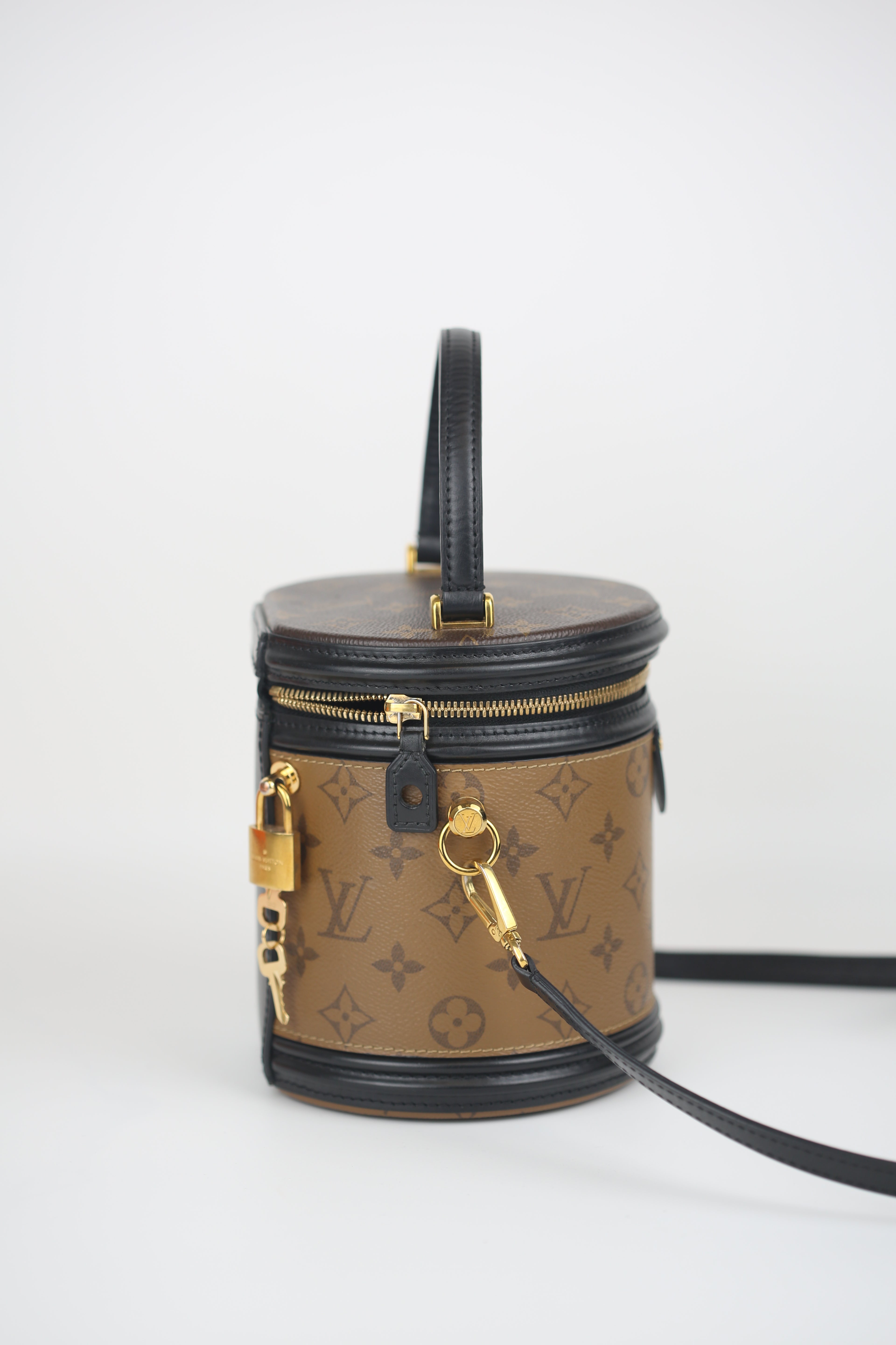 LOUIS VUITTON Reverse Monogram Cannes