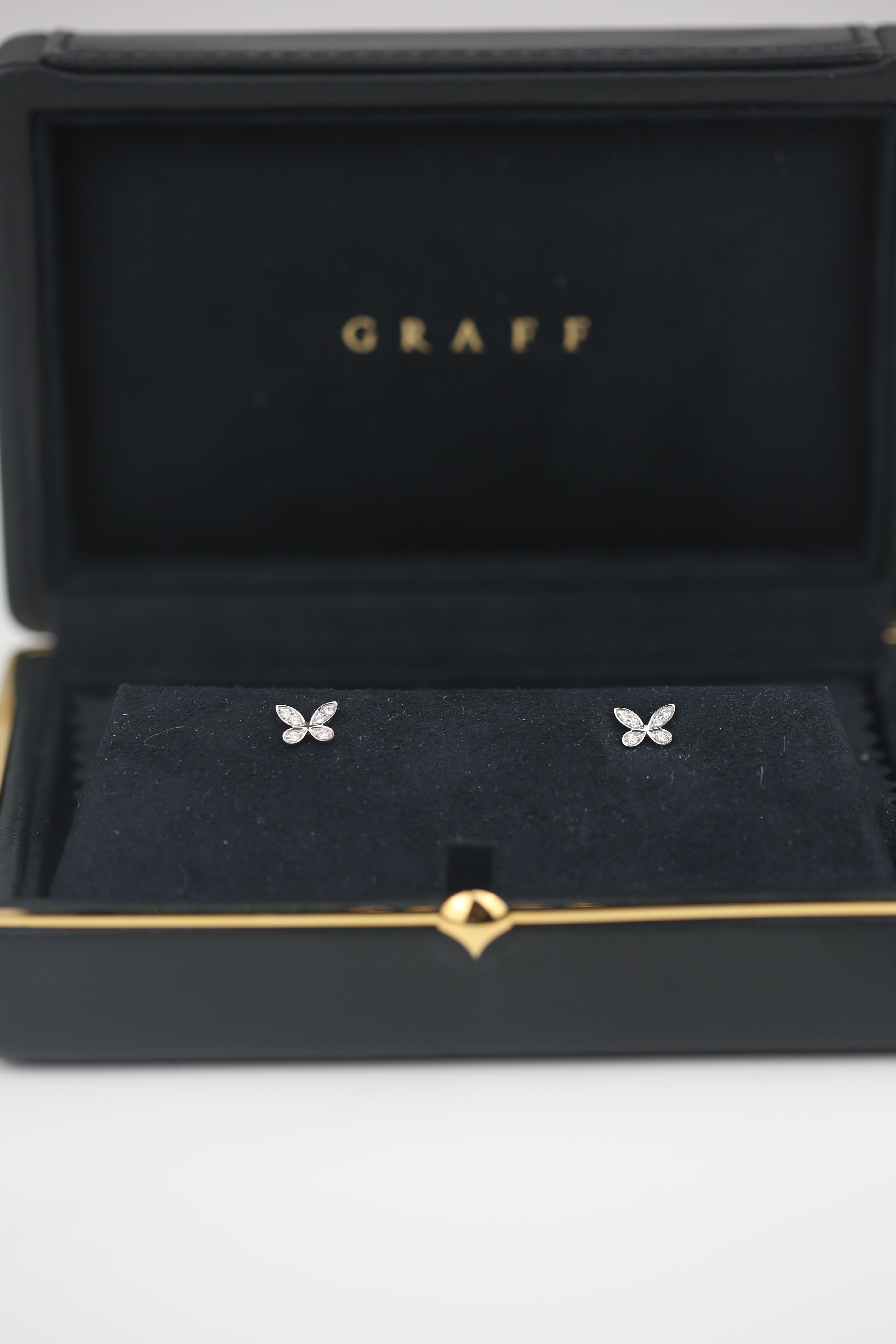 Graff Butterfly Diamond Petite Earring - 18K White Gold