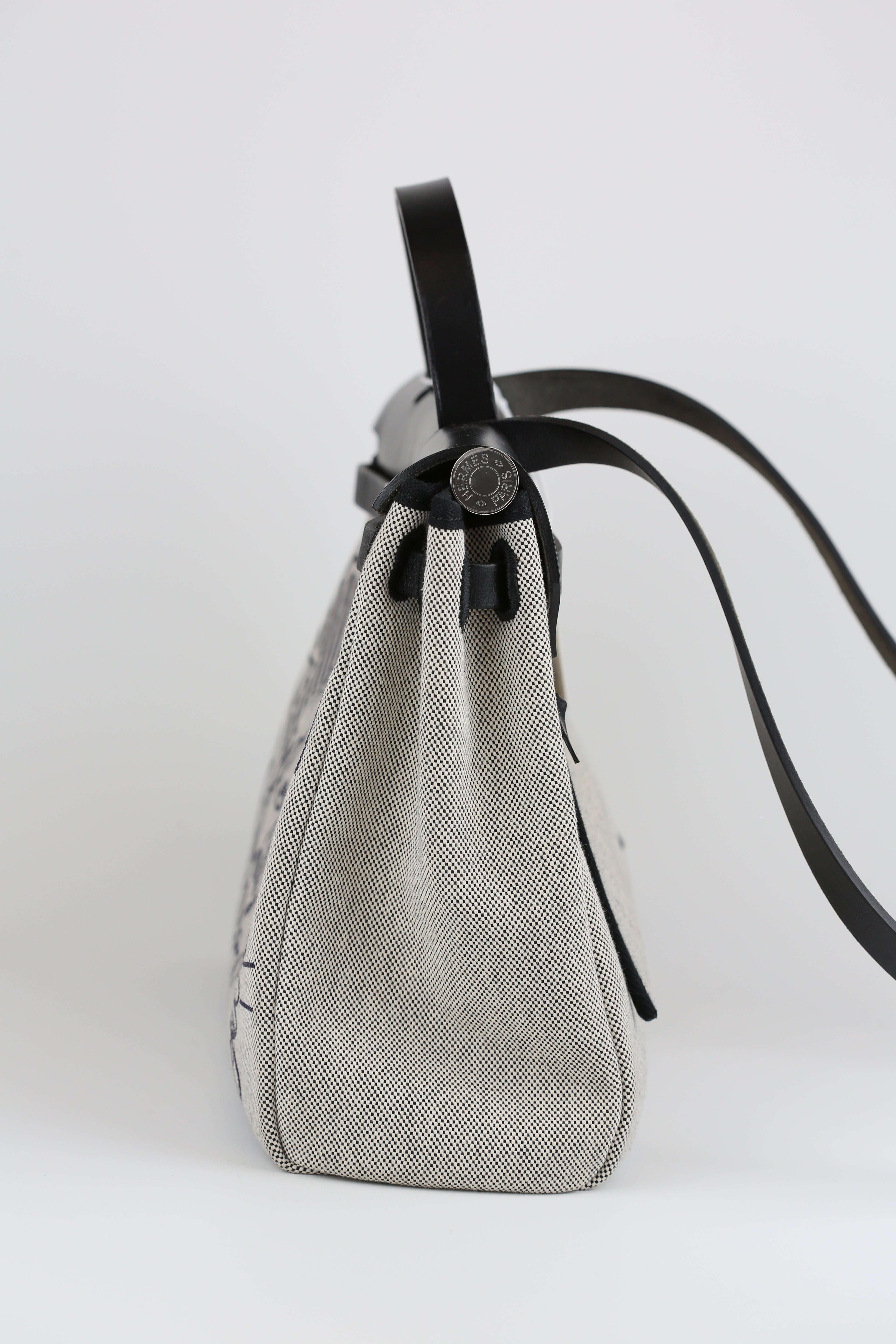 HERMÈS Noir Herbag 31