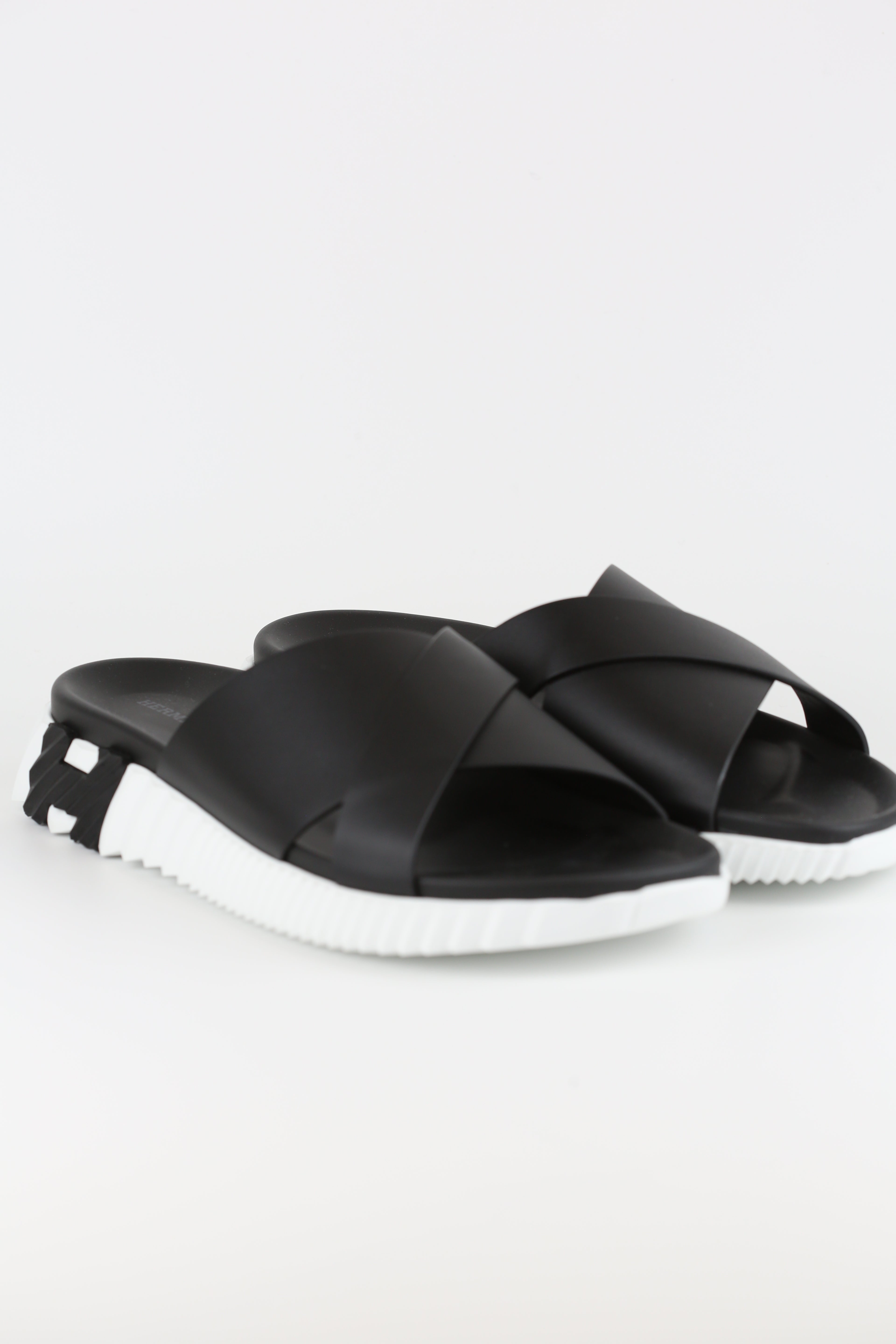 Hermes Men's Slippers Noir size 43