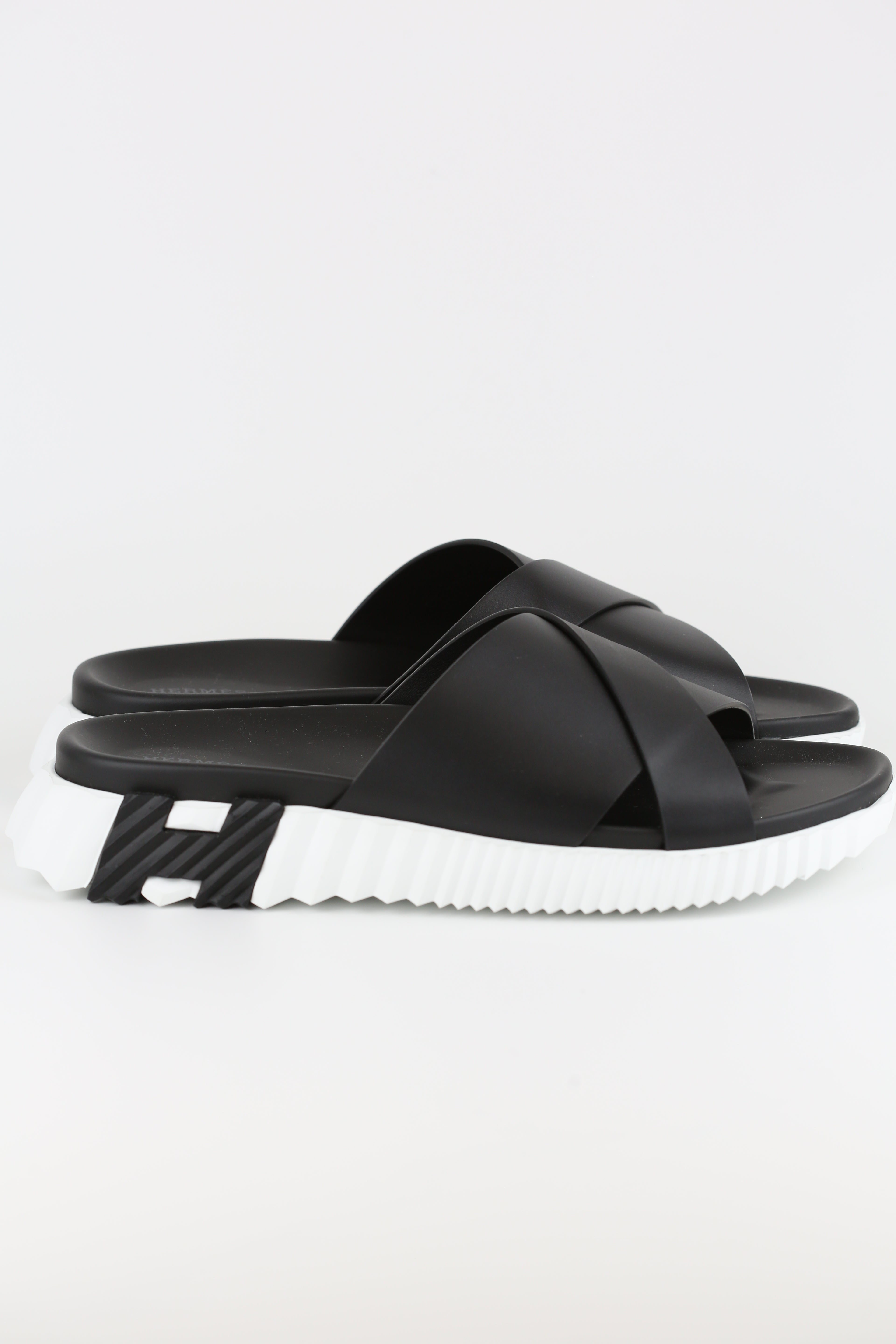 Hermes Men's Slippers Noir size 43
