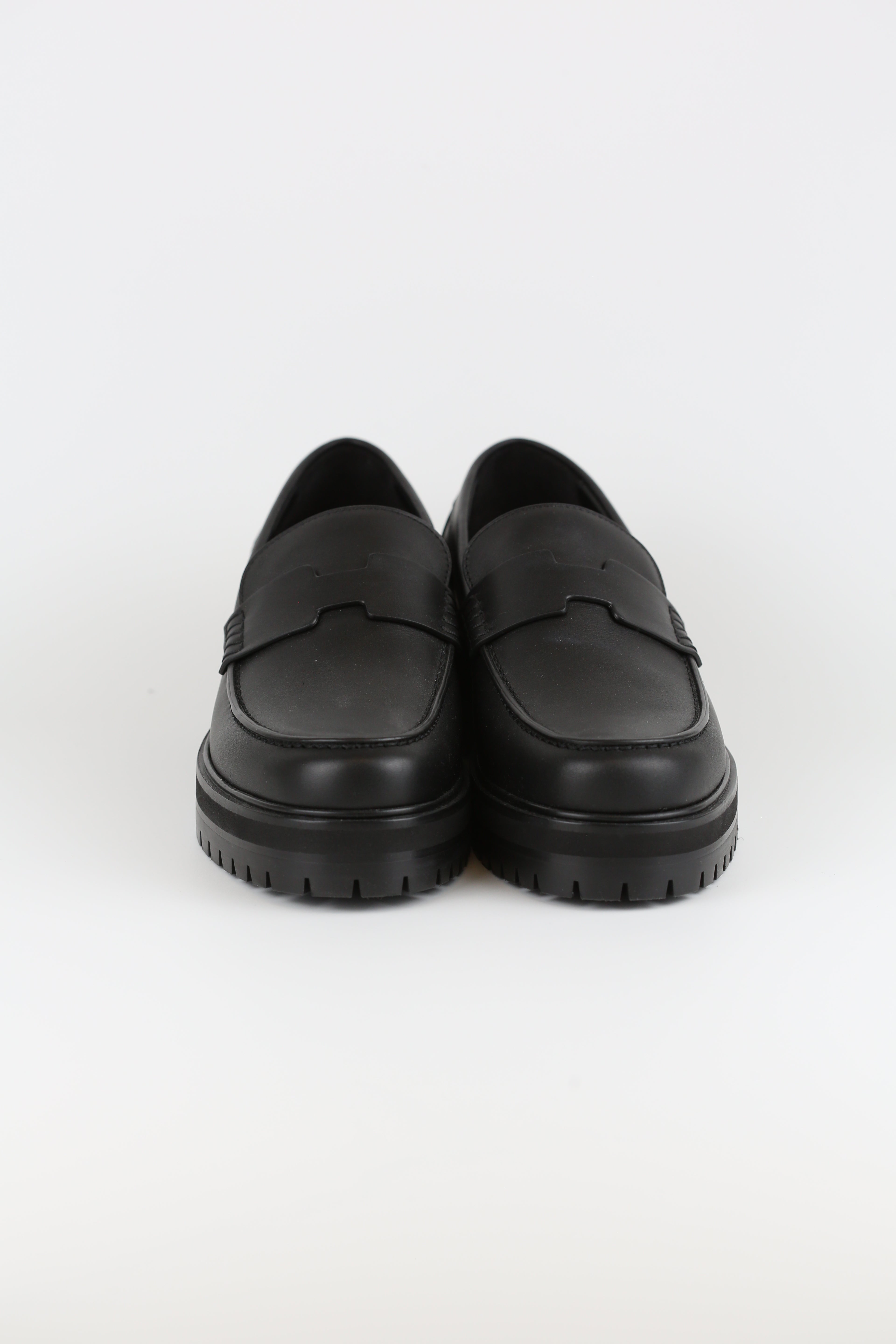 Hermes Women's Loafers Noir size37