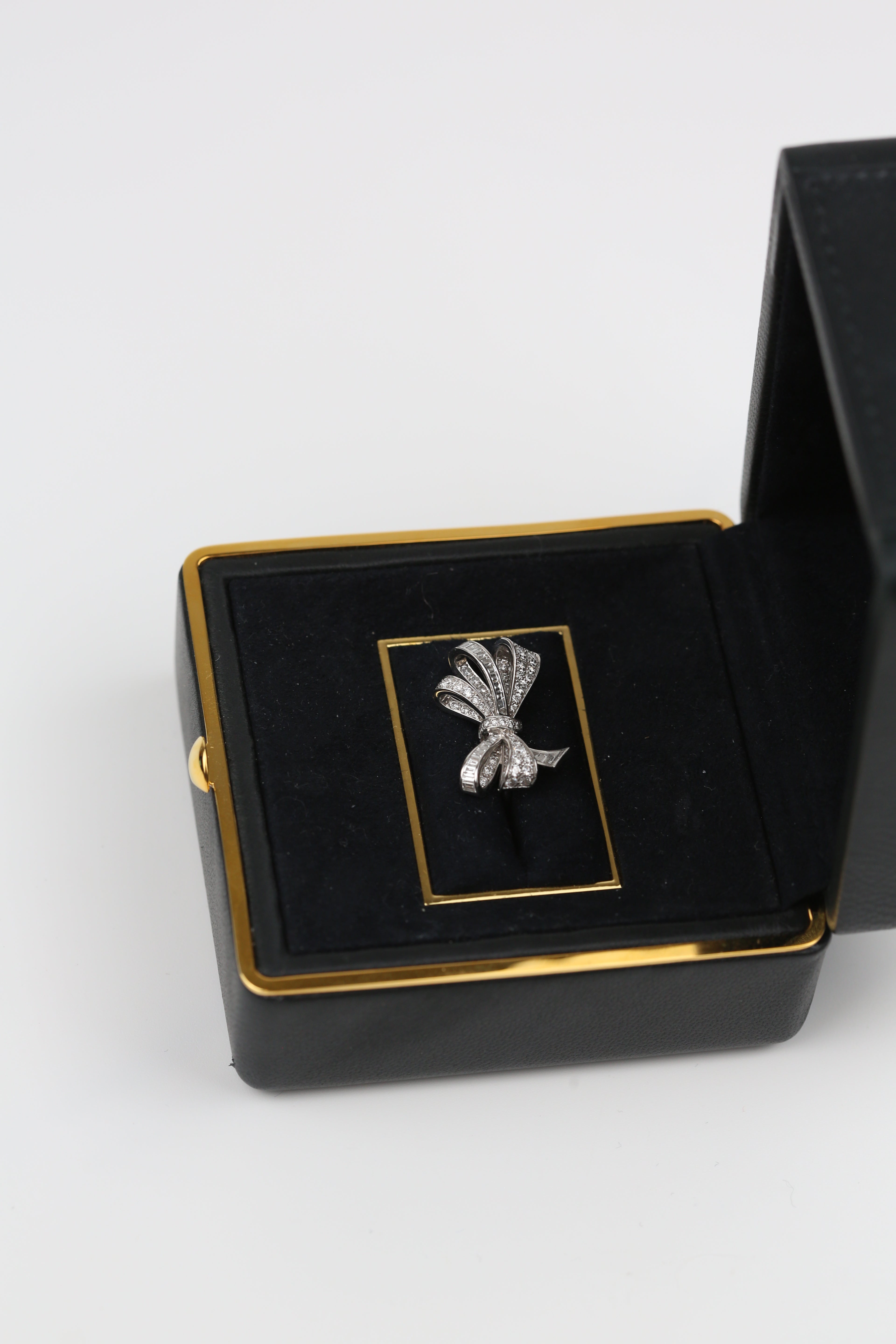 GRAFF BUTTERFLY FULL DIAMOND RING