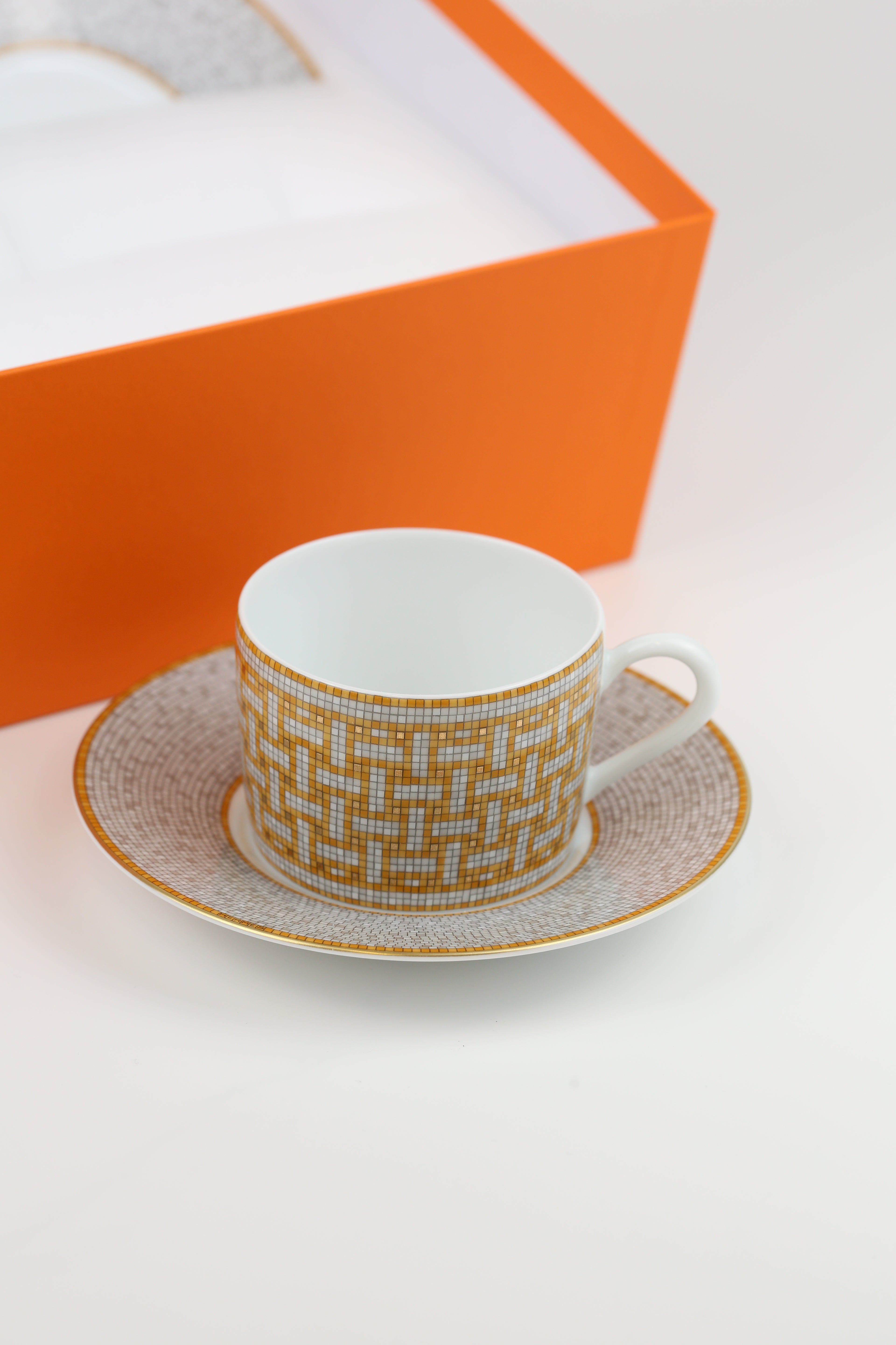 Hermes Plate and bedding set