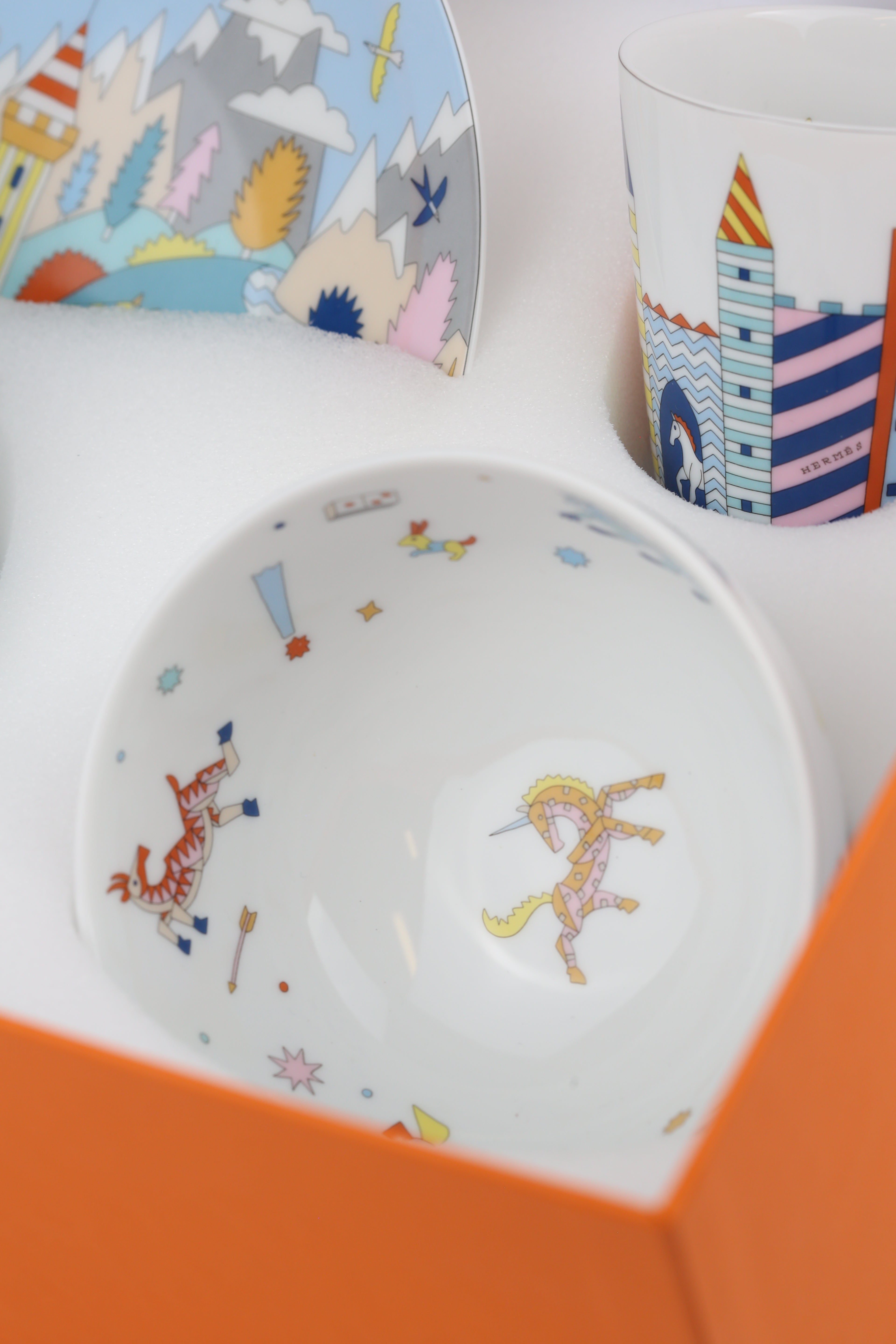 Hermes plates set